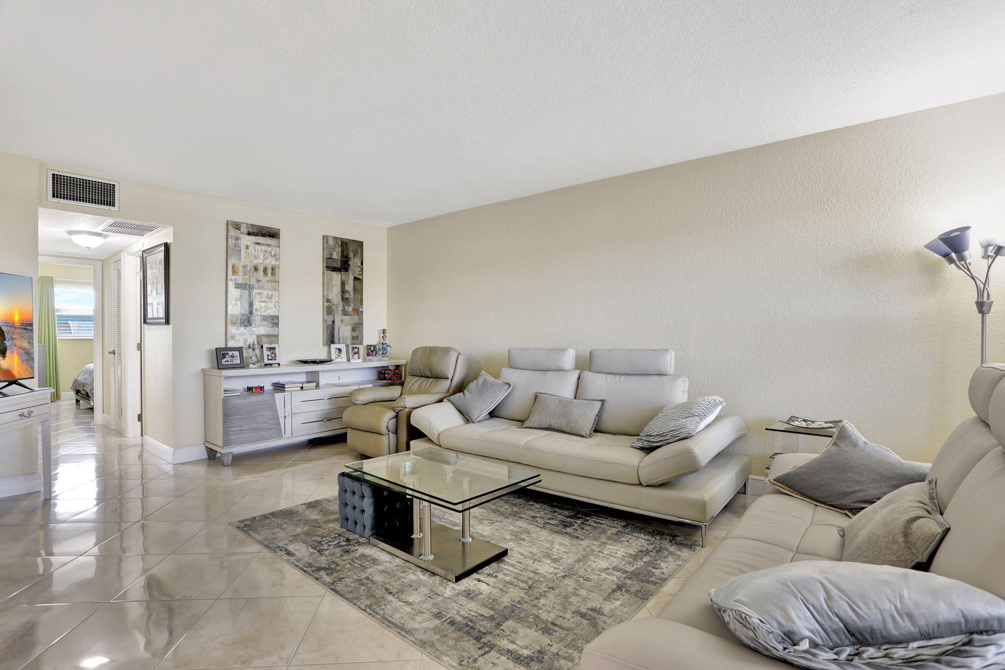 HAMPTON GARDENS 2 CONDO - Residential