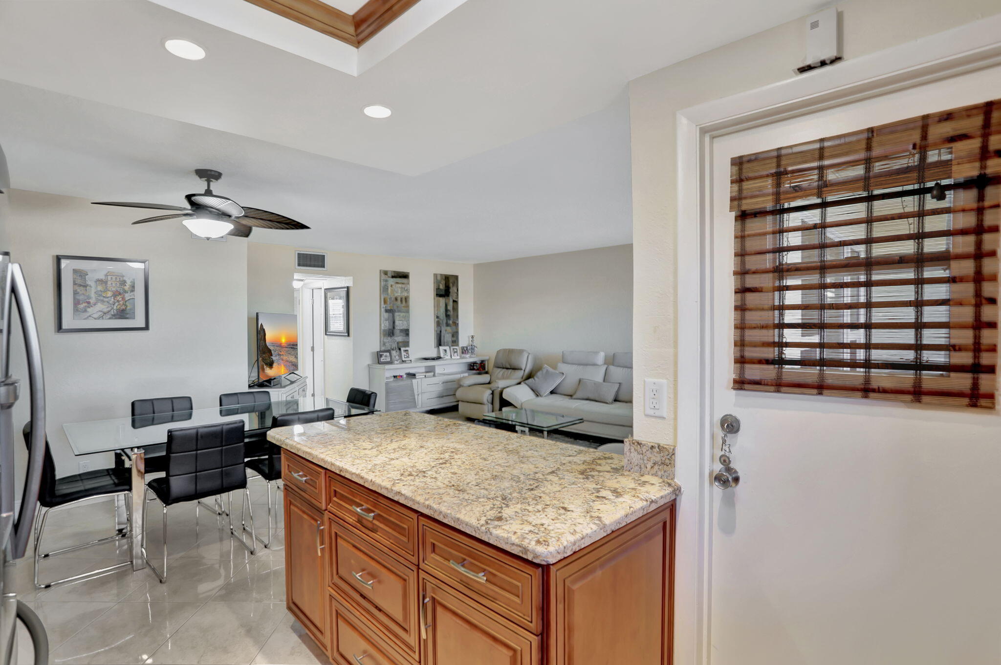 HAMPTON GARDENS 2 CONDO - Residential