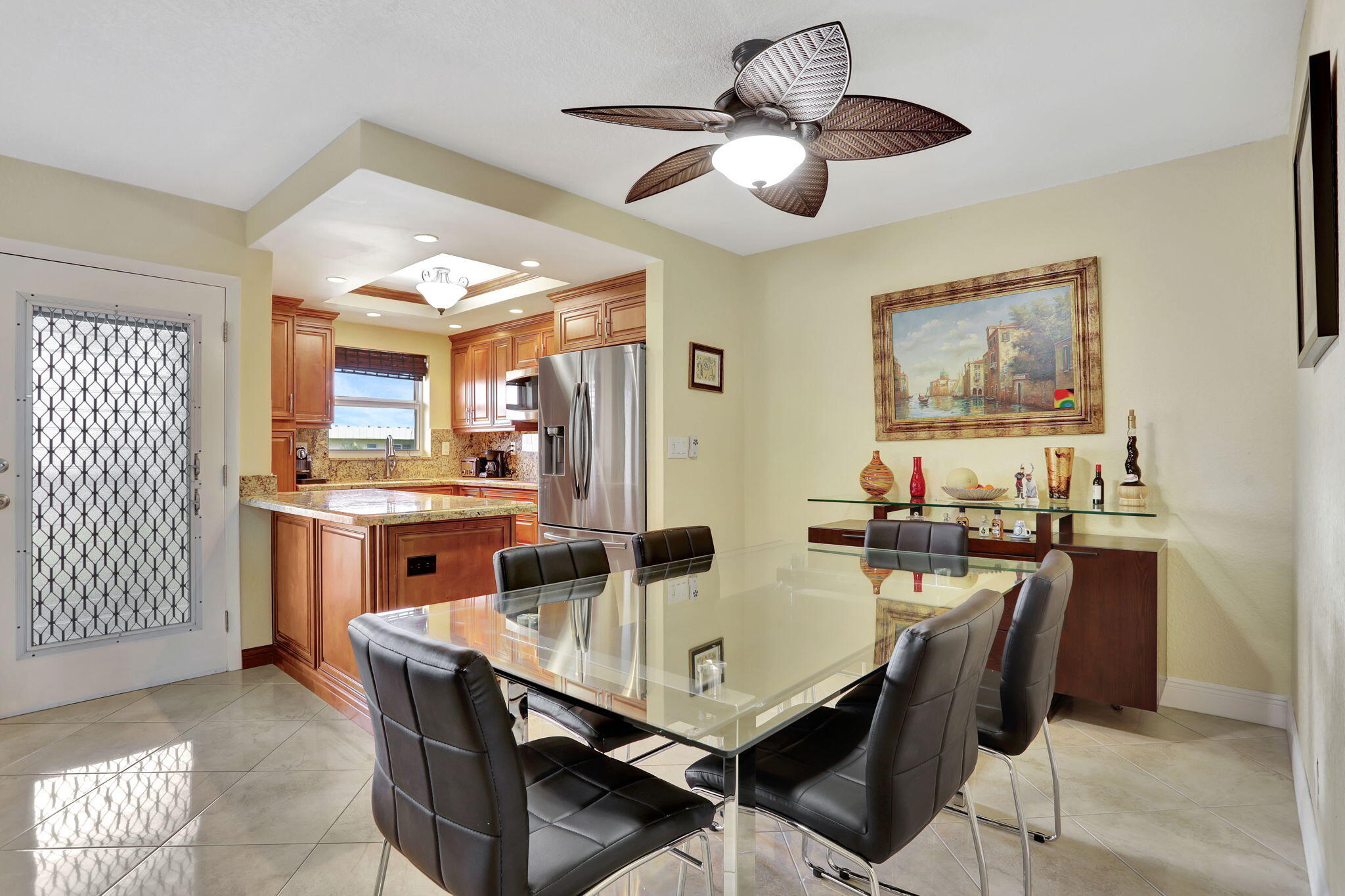 HAMPTON GARDENS 2 CONDO - Residential