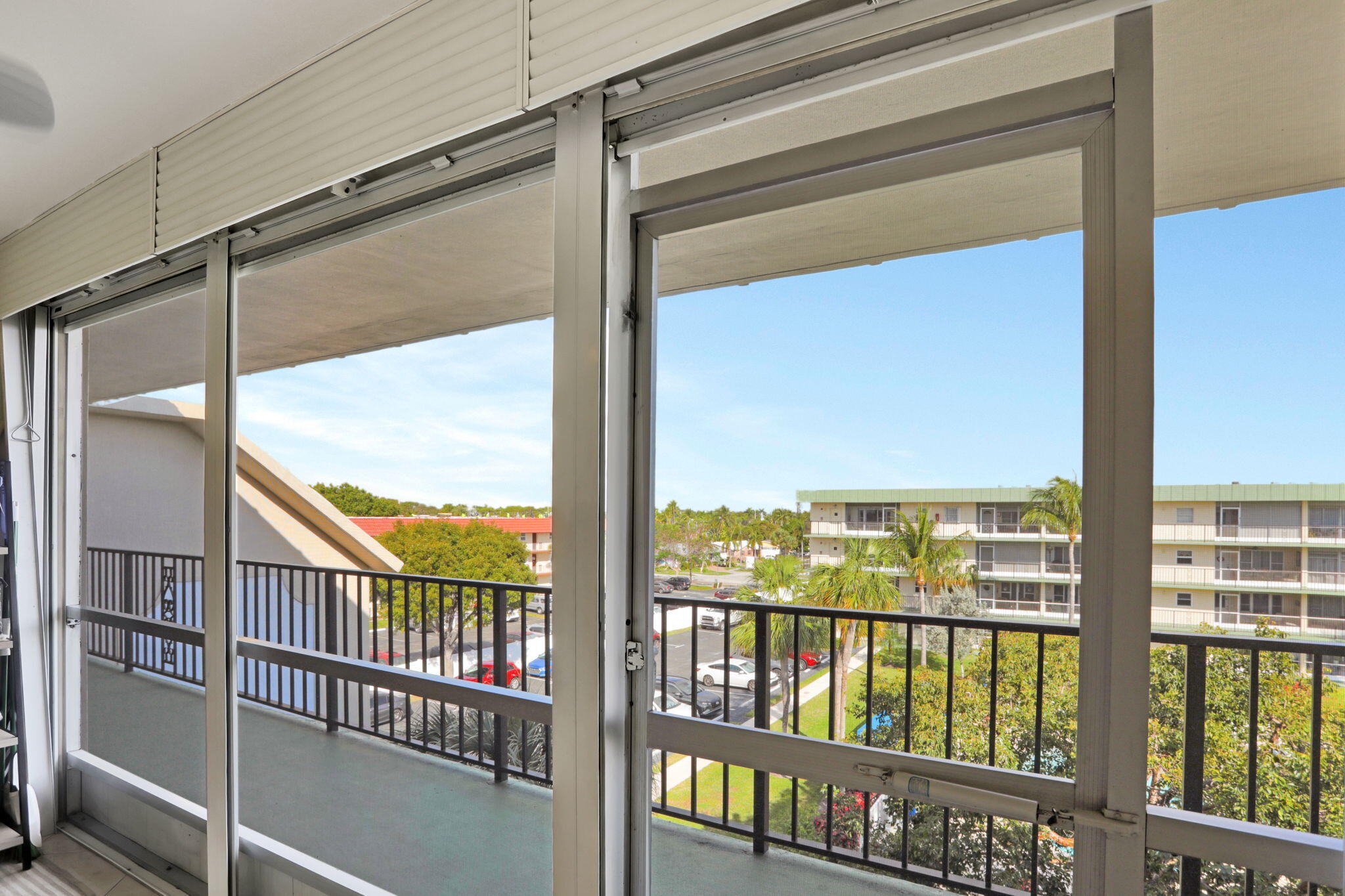 HAMPTON GARDENS 2 CONDO - Residential