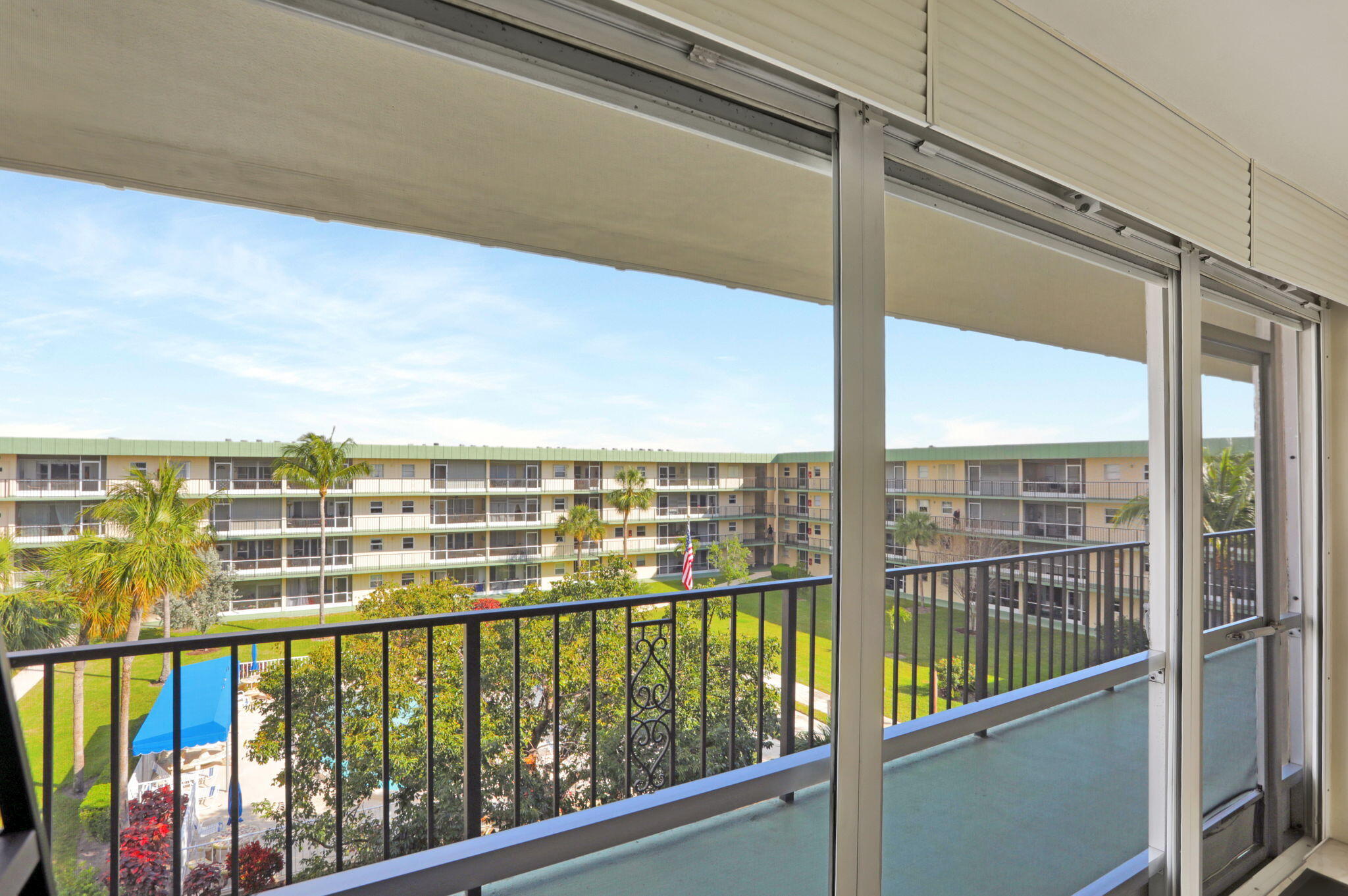 HAMPTON GARDENS 2 CONDO - Residential