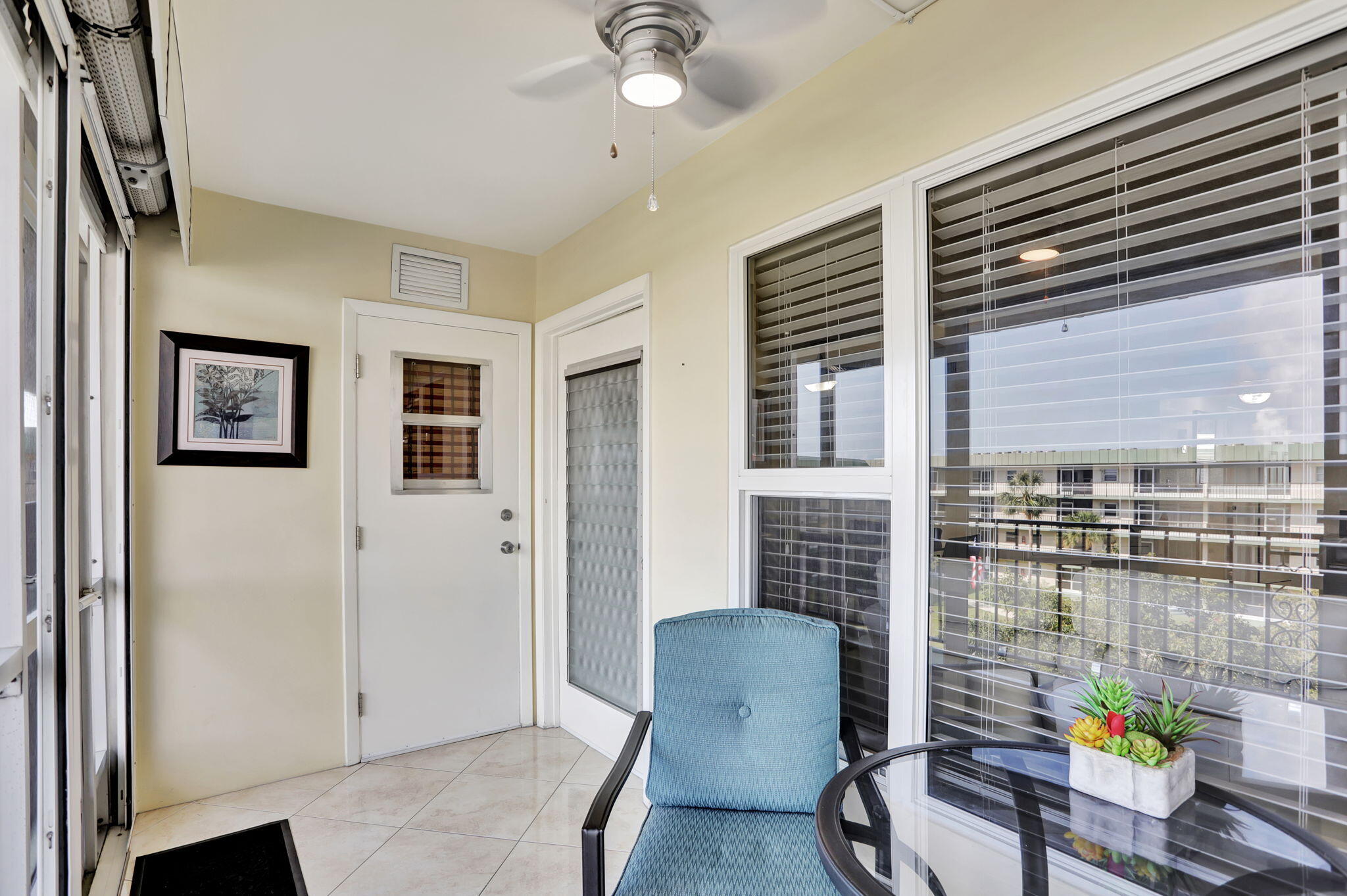 HAMPTON GARDENS 2 CONDO - Residential