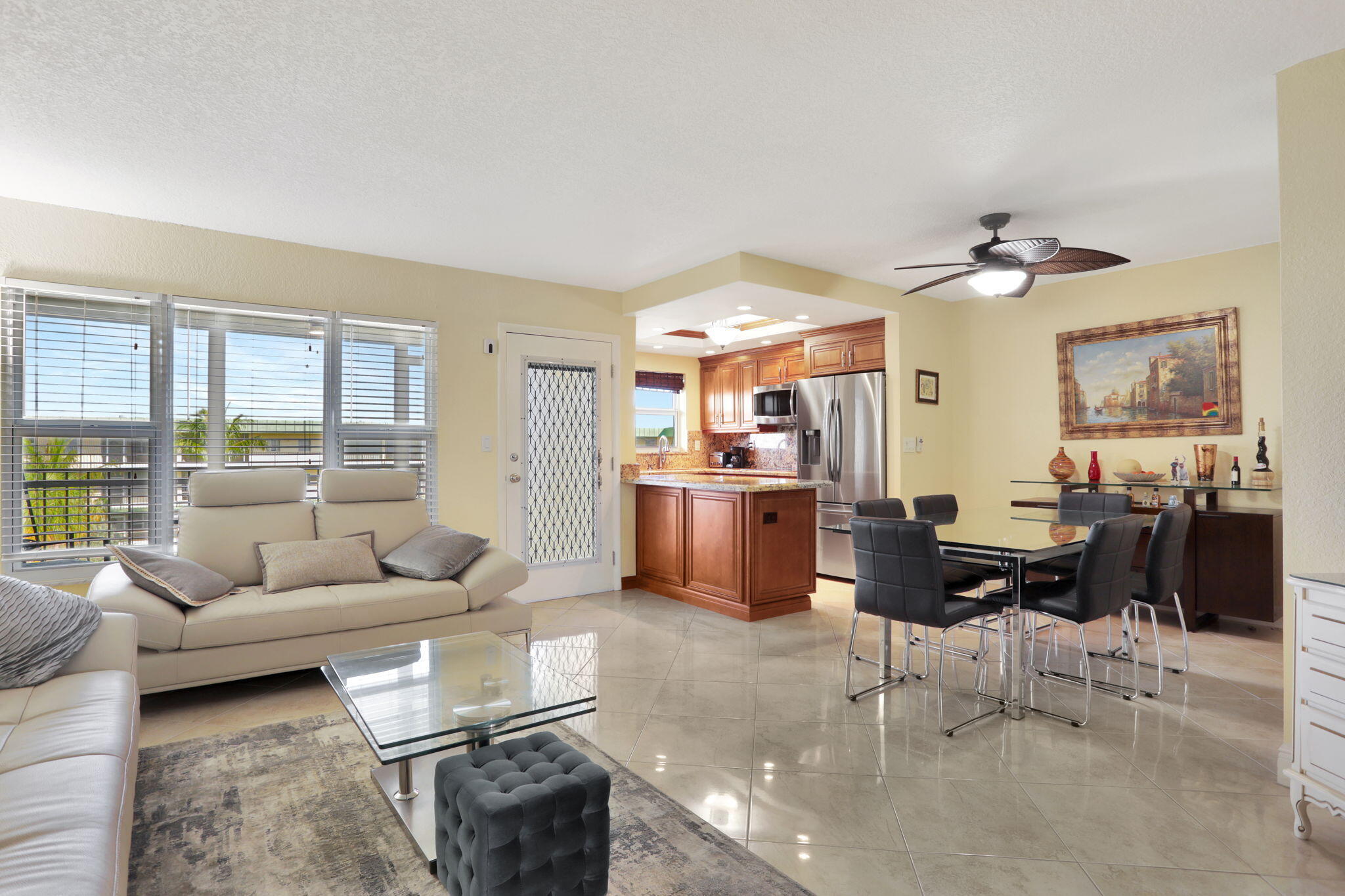HAMPTON GARDENS 2 CONDO - Residential