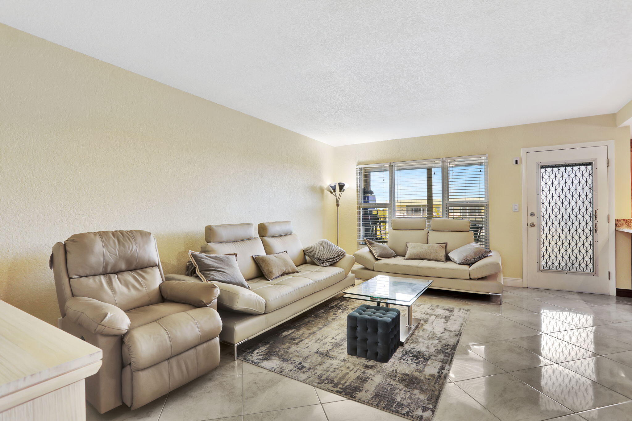 HAMPTON GARDENS 2 CONDO - Residential