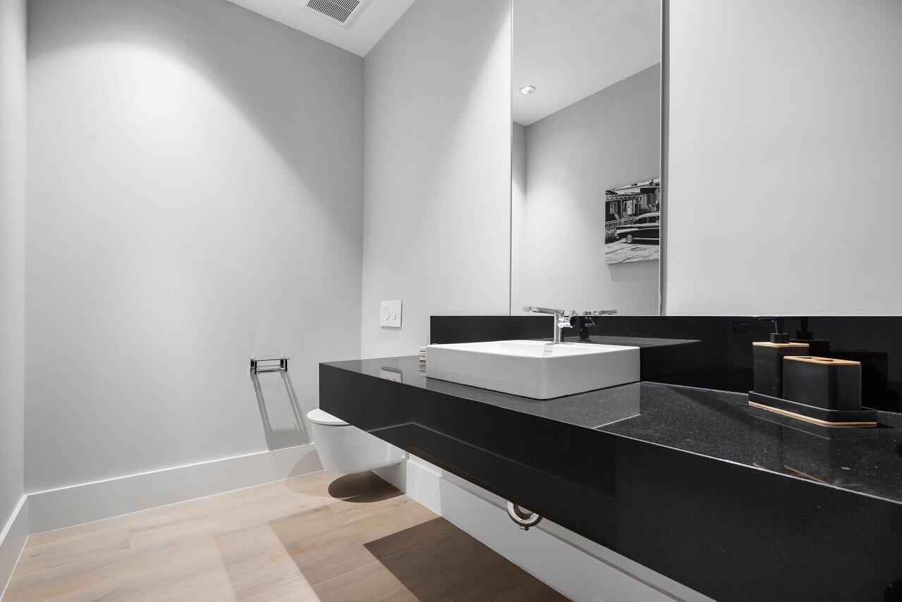 1625 OCEAN - Residential