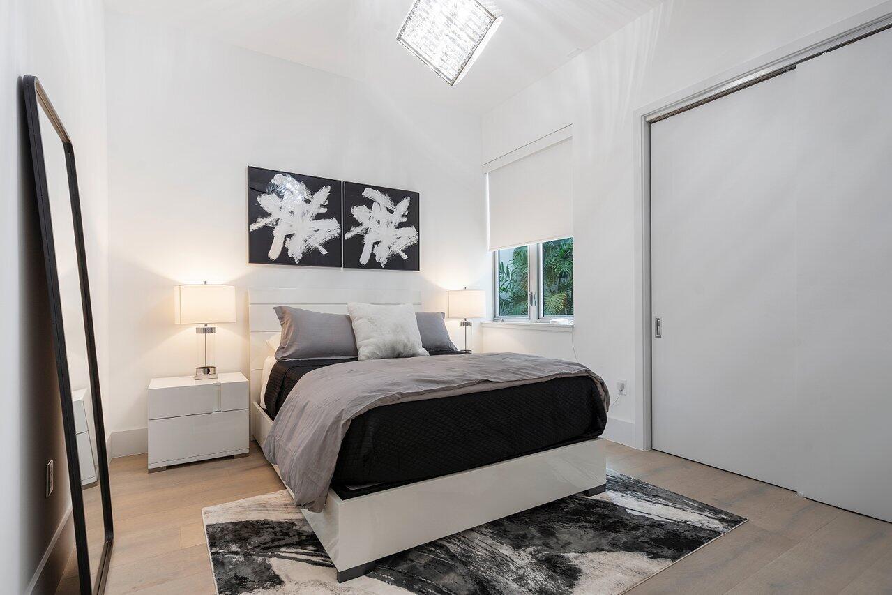 1625 OCEAN - Residential