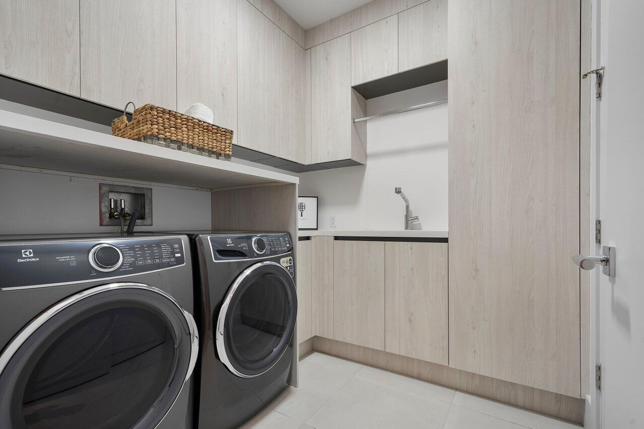 1625 OCEAN - Residential