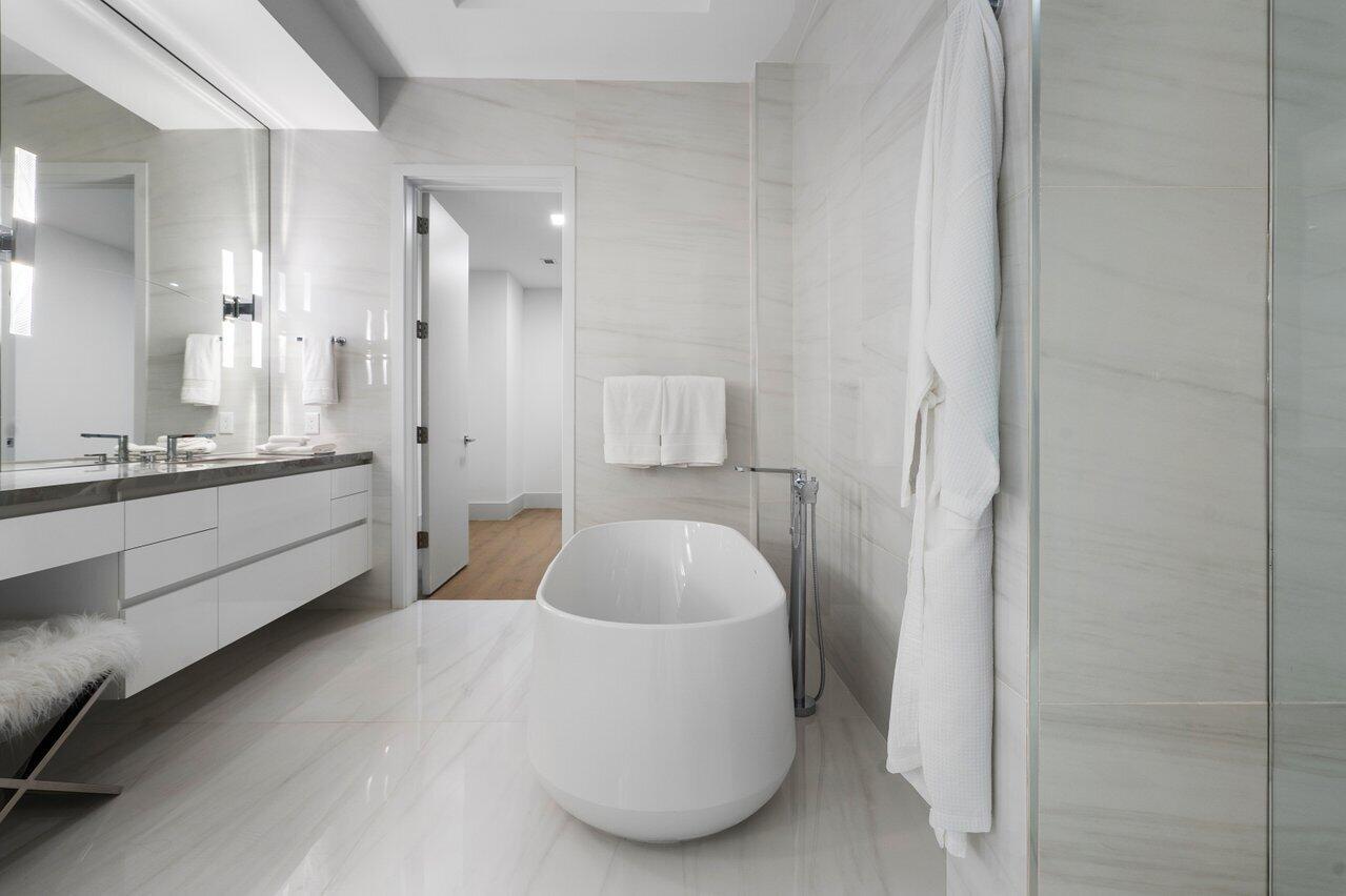 1625 OCEAN - Residential