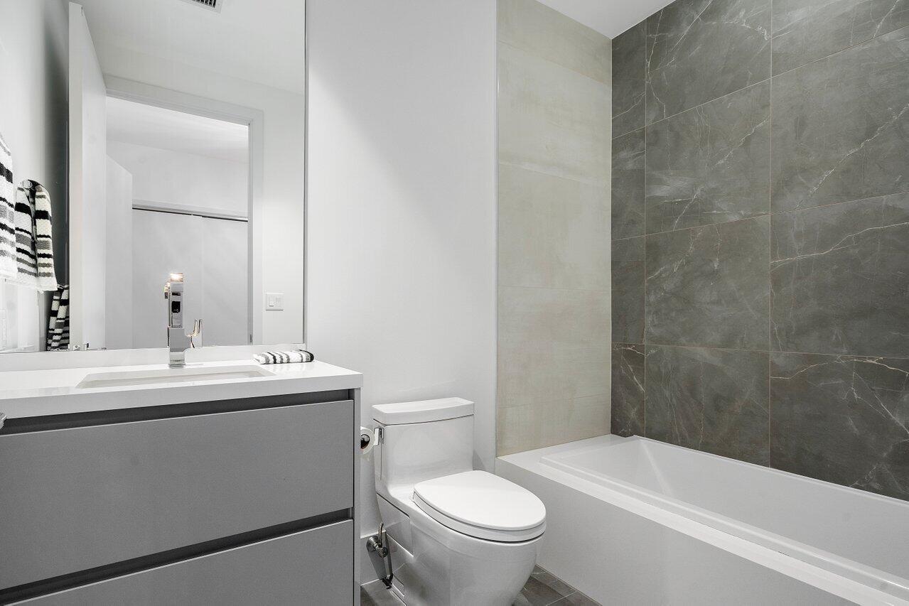 1625 OCEAN - Residential