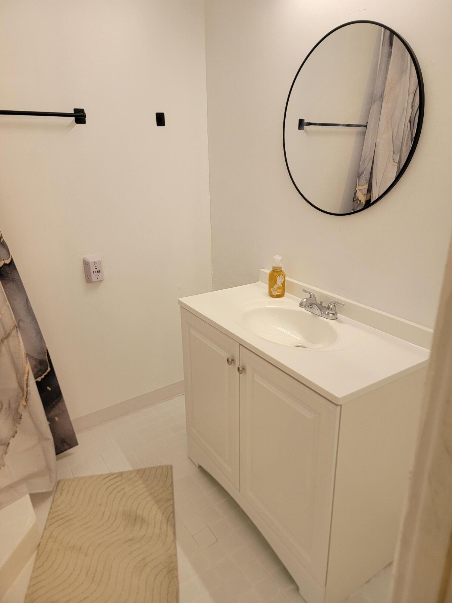 OAKLAND HILLS 1ST SEC - Residential