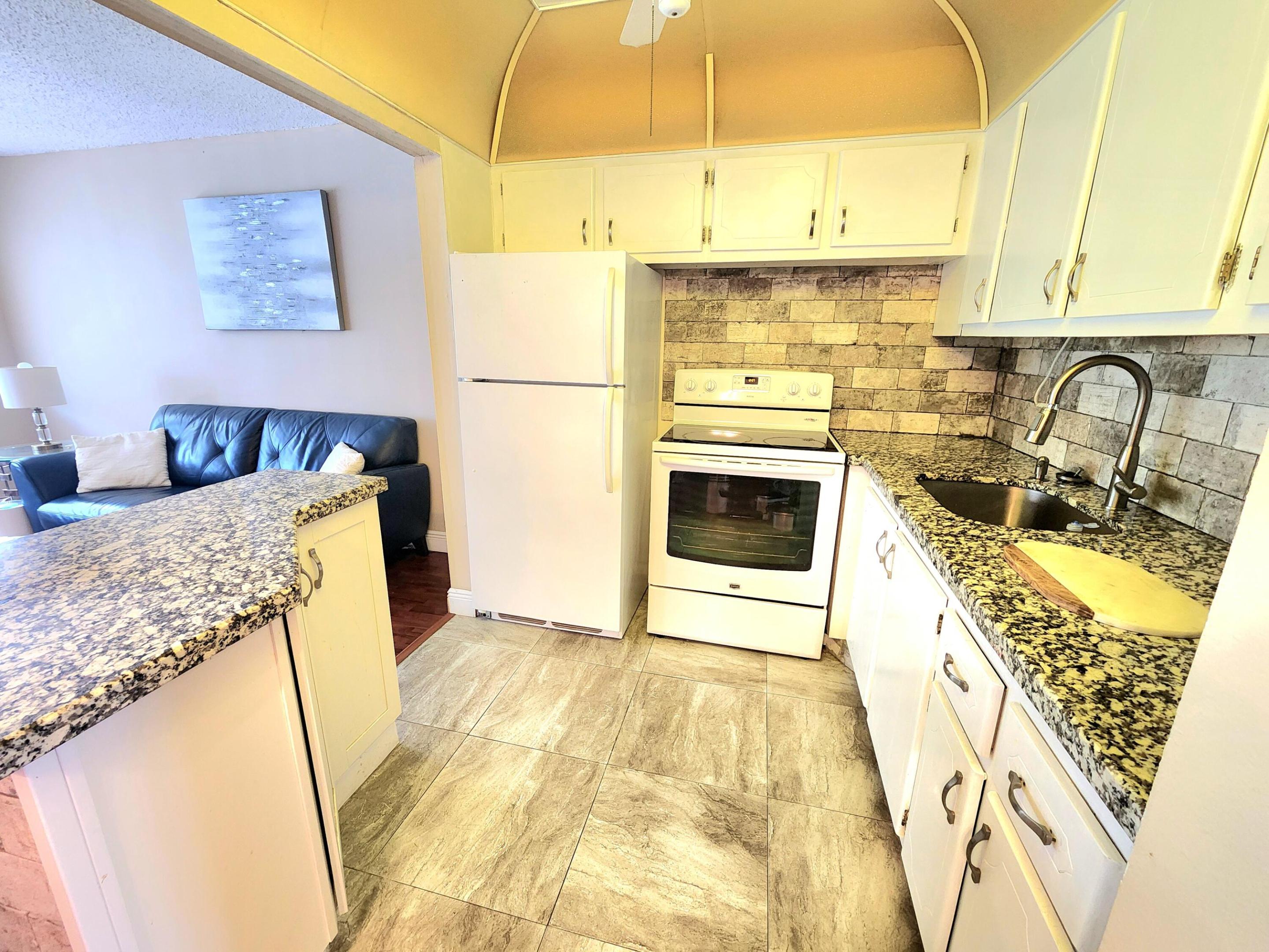 MARKHAM G CONDO - Residential