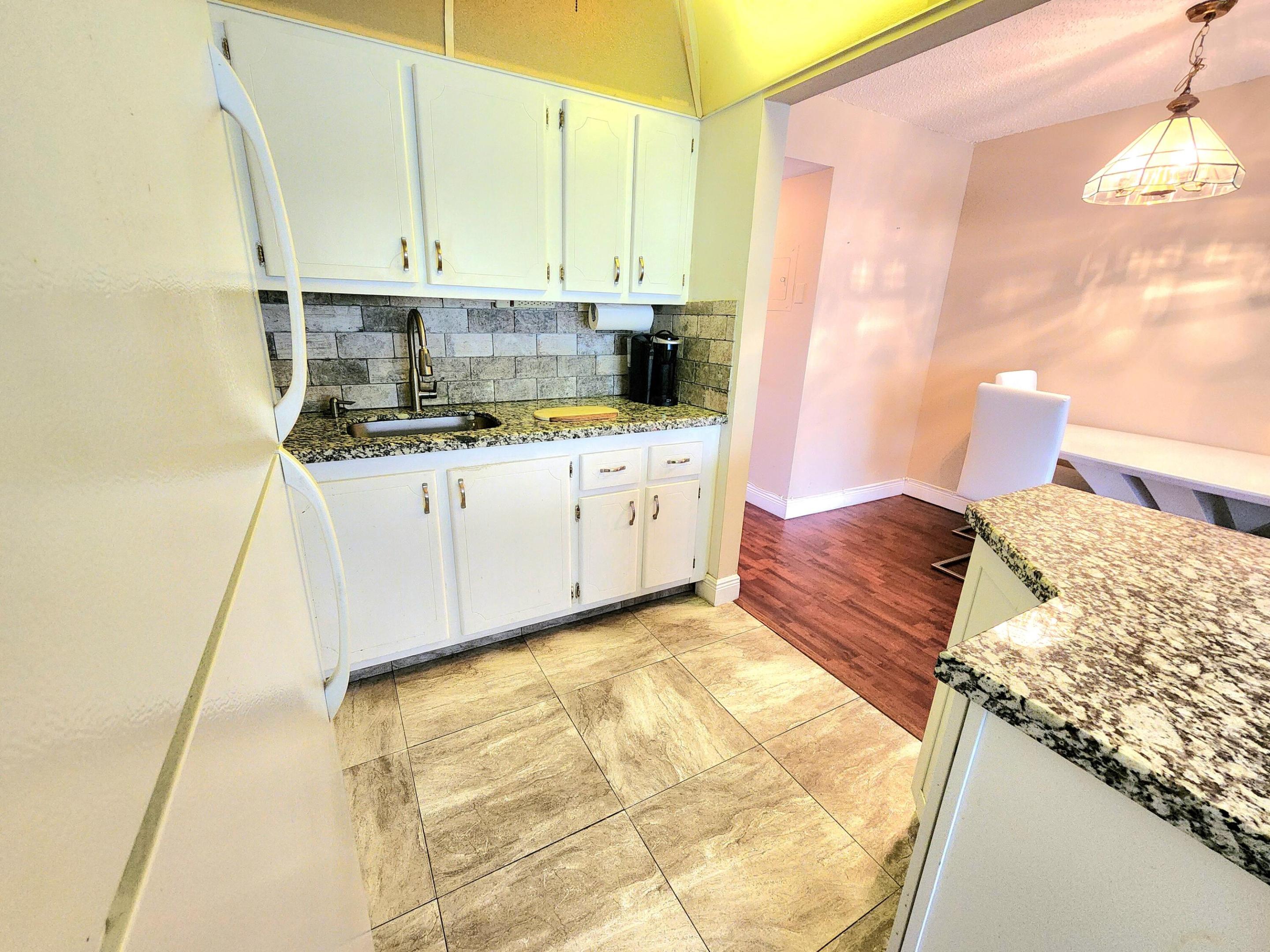 MARKHAM G CONDO - Residential