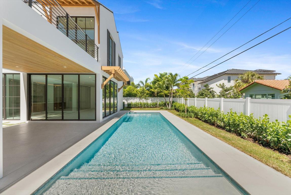 BOCA VILLAS - Residential