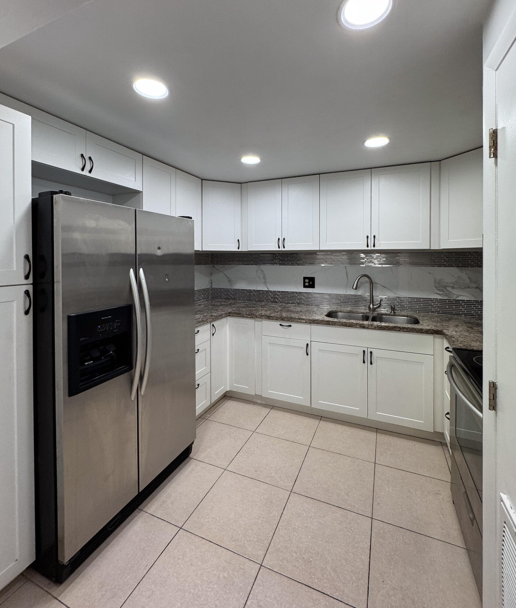 MANORS OF INVERRARY I-10 - Residential