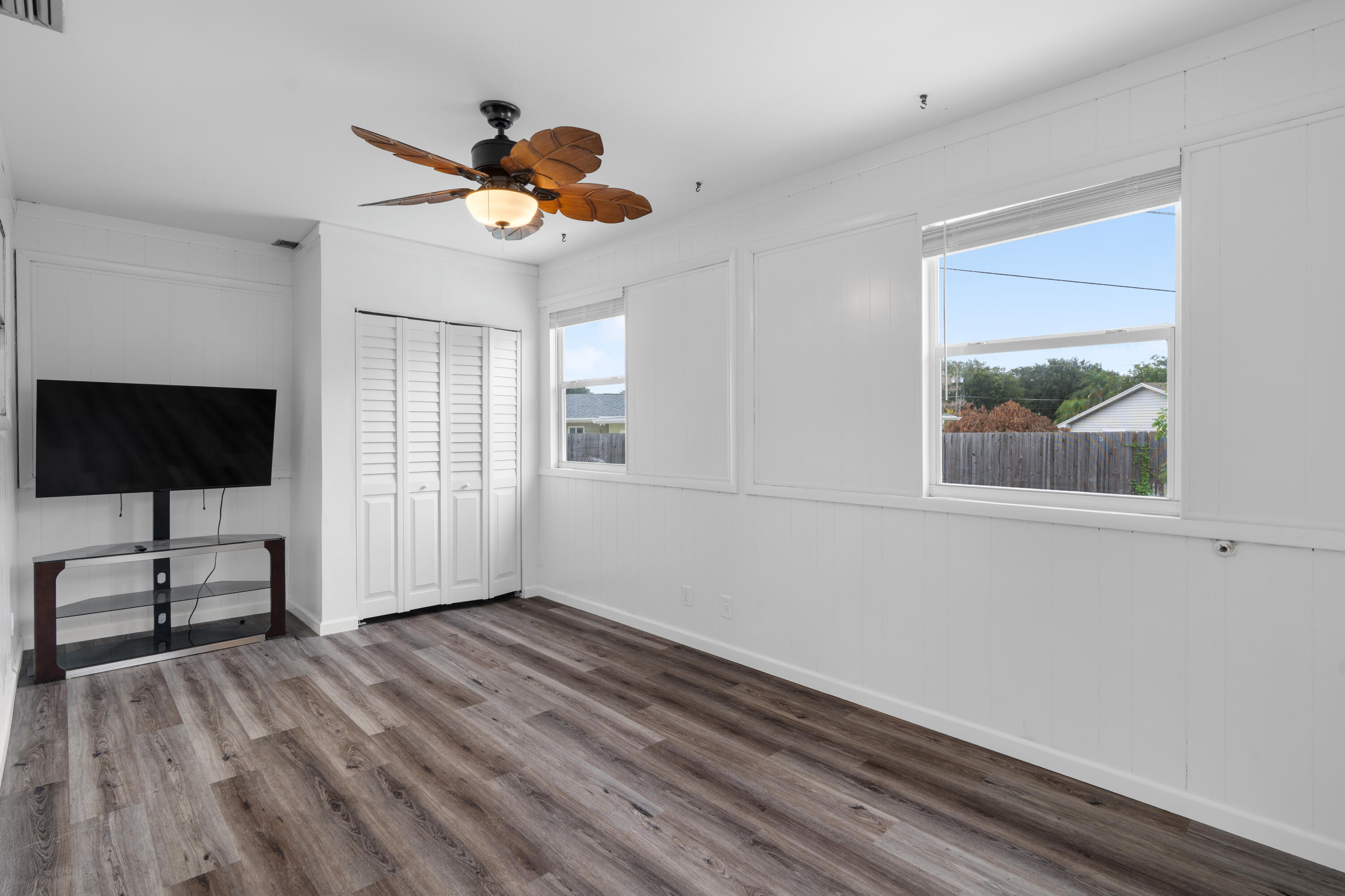 LEILANI HEIGHTS - Residential Lease