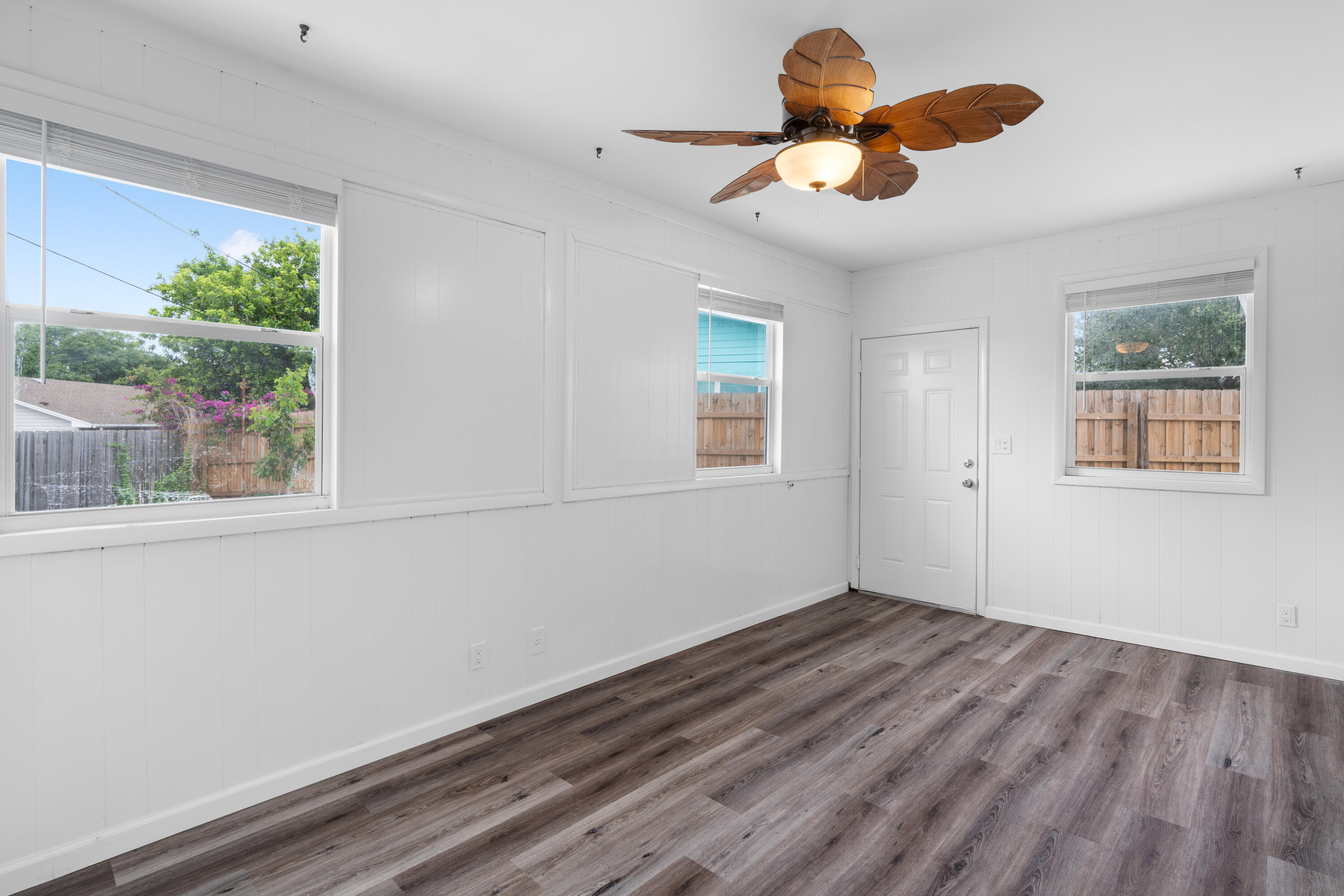 LEILANI HEIGHTS - Residential Lease