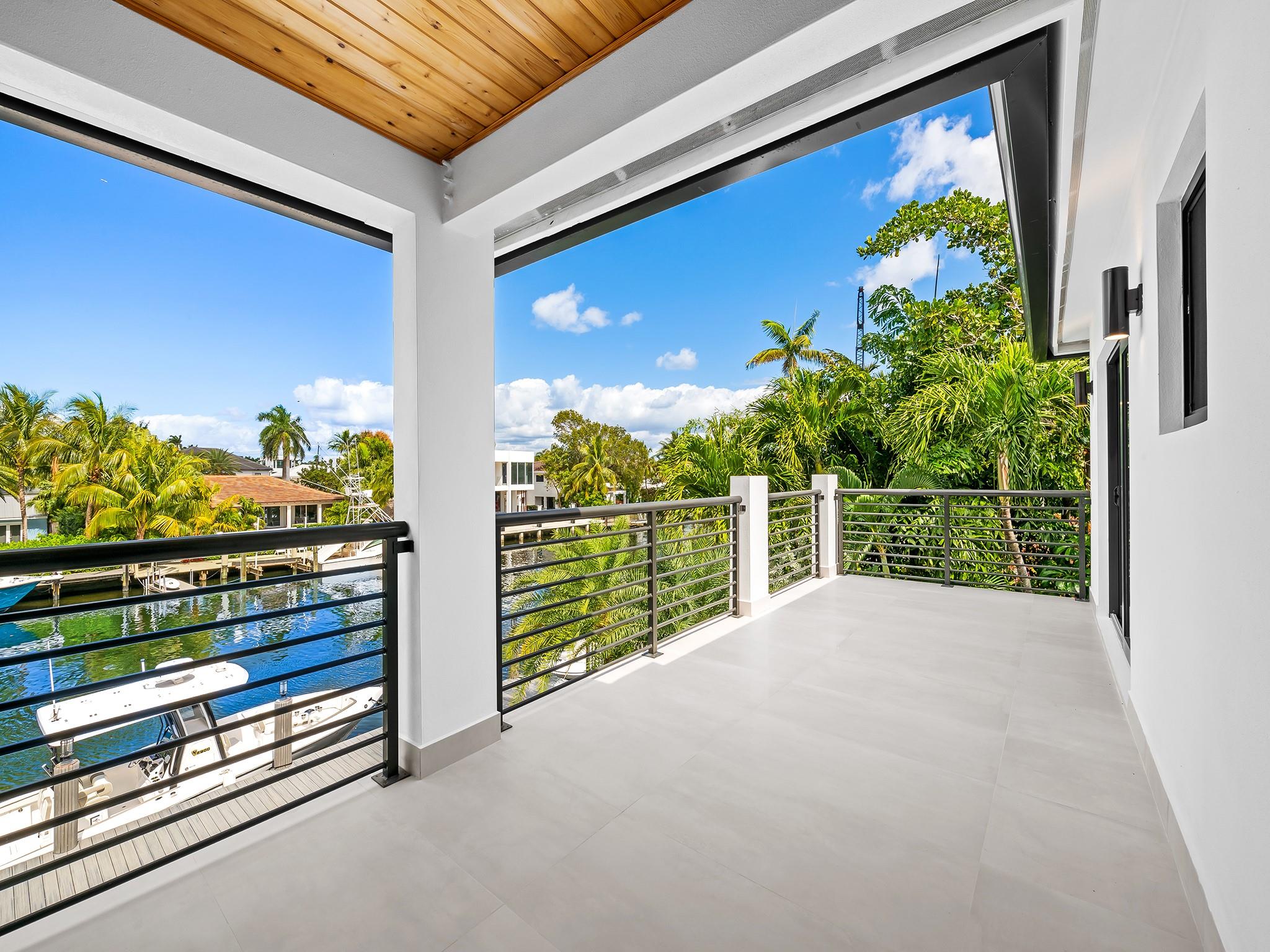 RIO VISTA ISLES - Residential