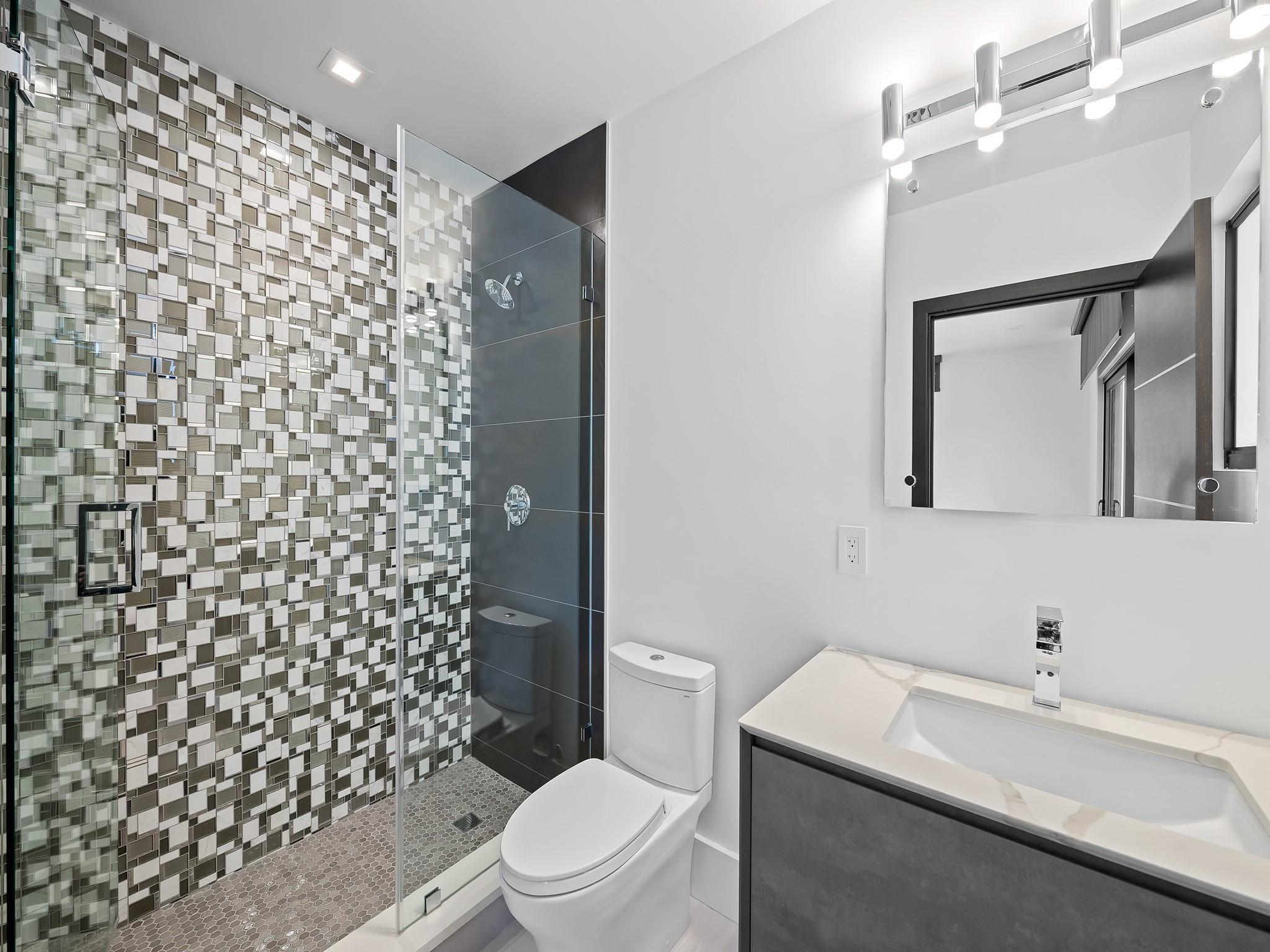 RIO VISTA ISLES - Residential