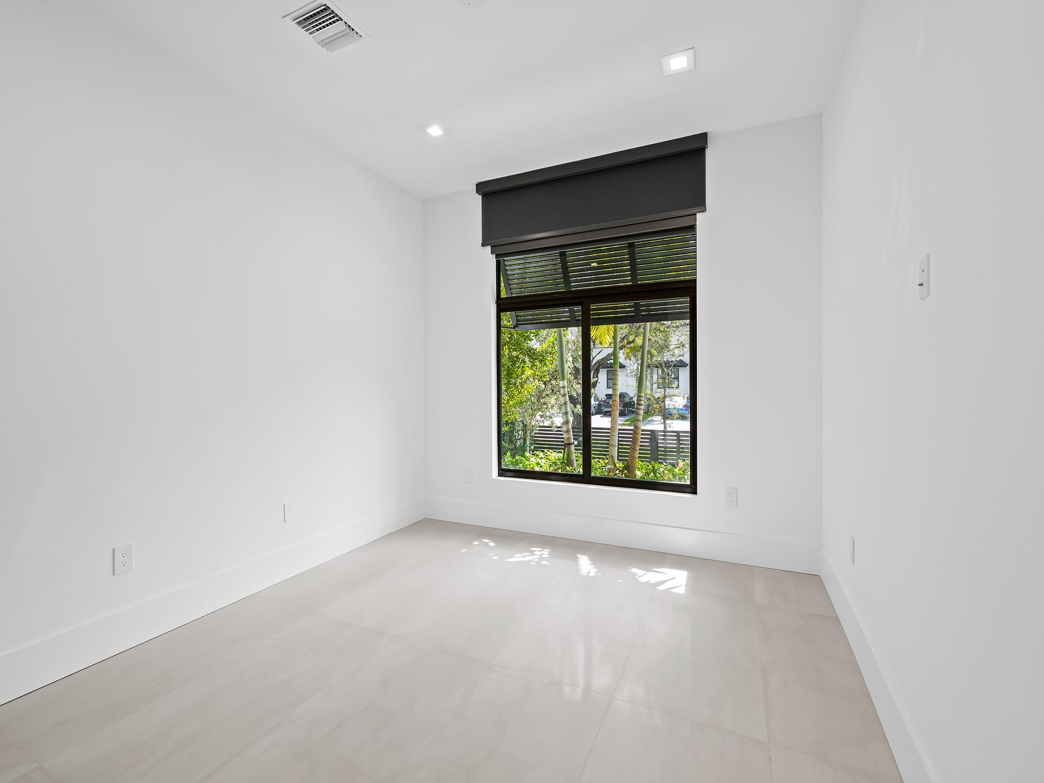 RIO VISTA ISLES - Residential