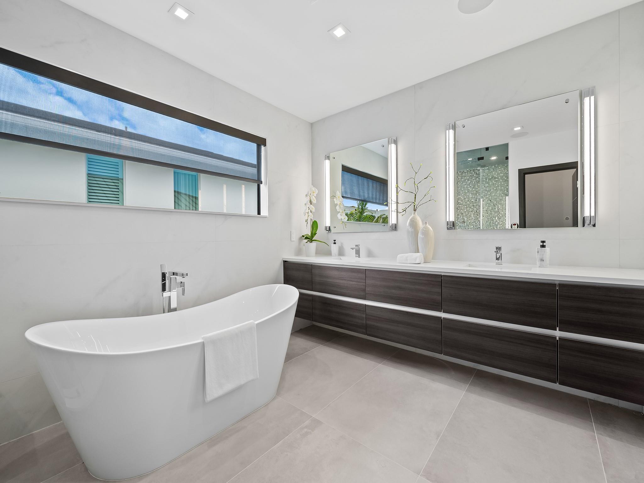 RIO VISTA ISLES - Residential