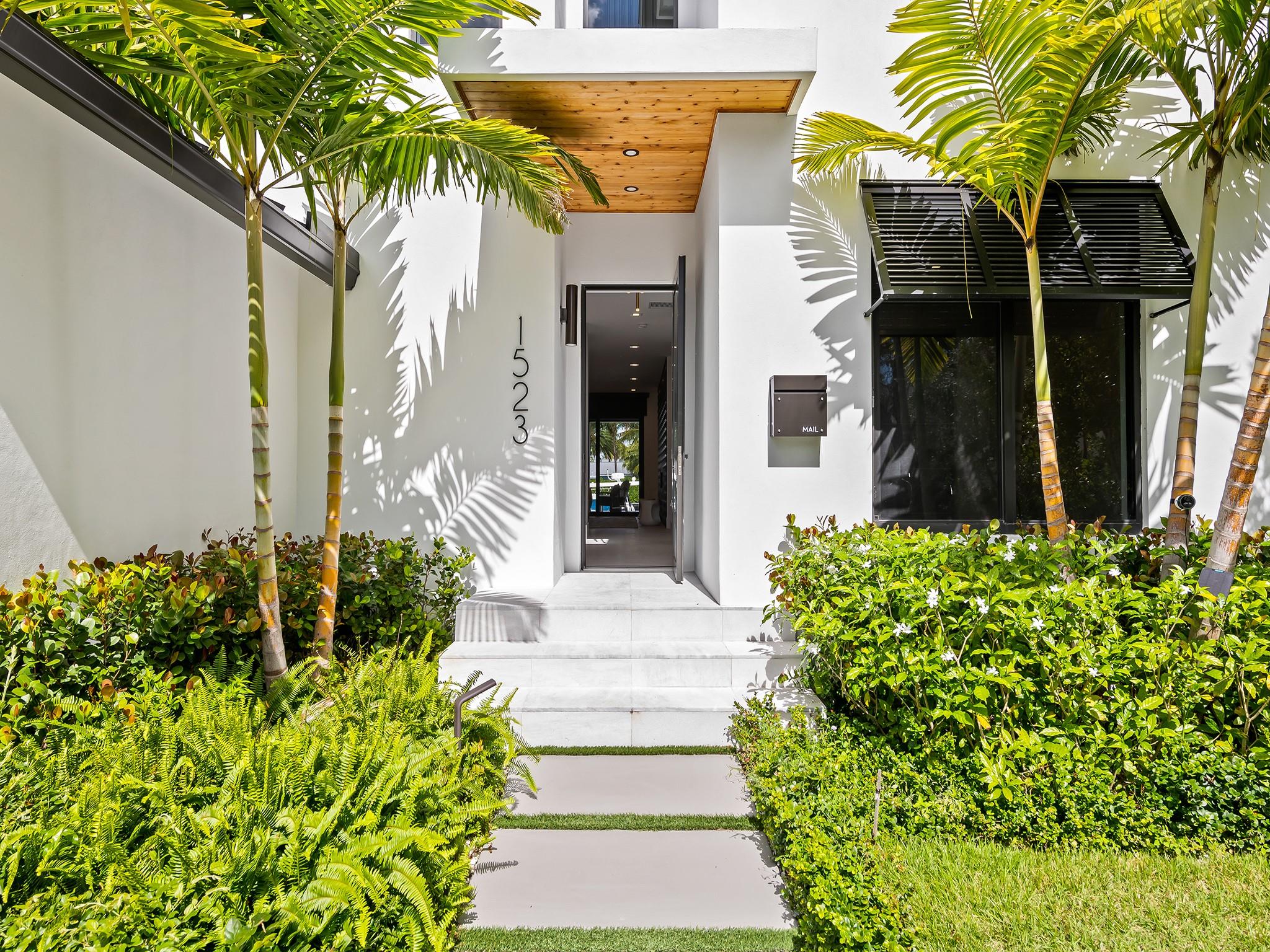 RIO VISTA ISLES - Residential