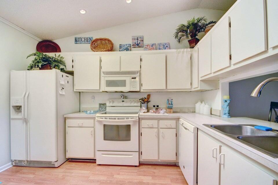 BOYNTON LAKES 3-B - Residential