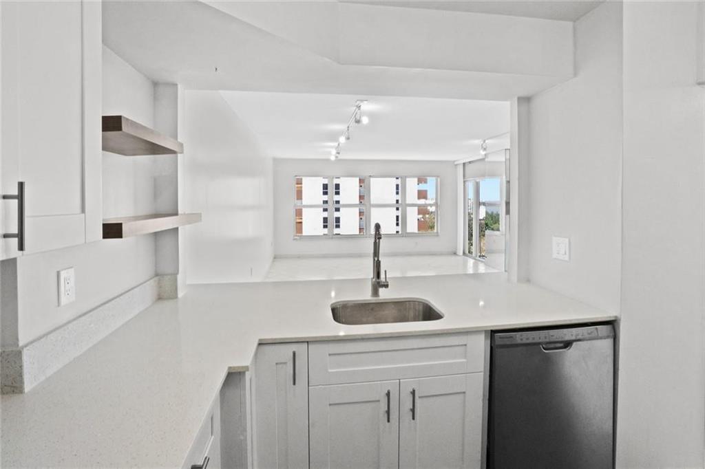 CARLTON TOWER CONDO - Residential Lease
