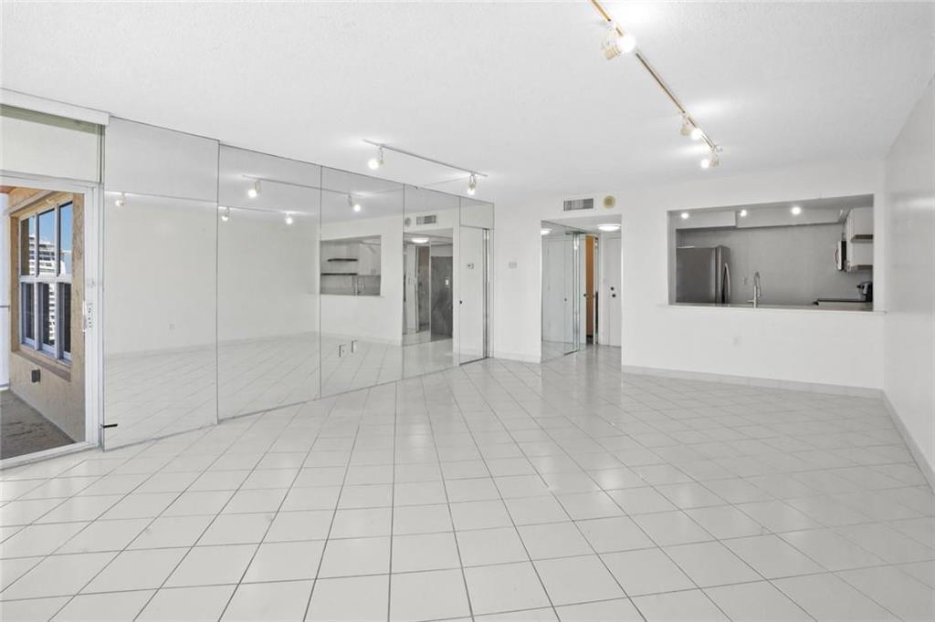 CARLTON TOWER CONDO - Residential Lease