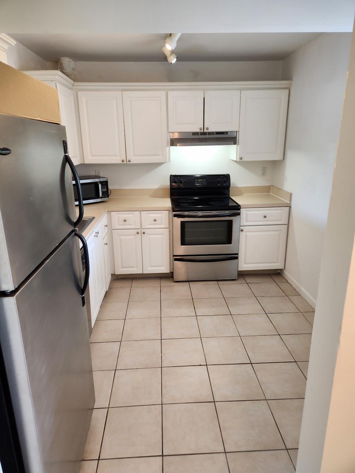 Upgraded 1 bedroom 1.5 bathrooms. Super quiet location. Stainless steel appliances Wood Floors. Custom Cabinets and Custom Countertops.  Water, Sewer, Trash, included in the rent. Only 1st month and 1 month Security required to move in!