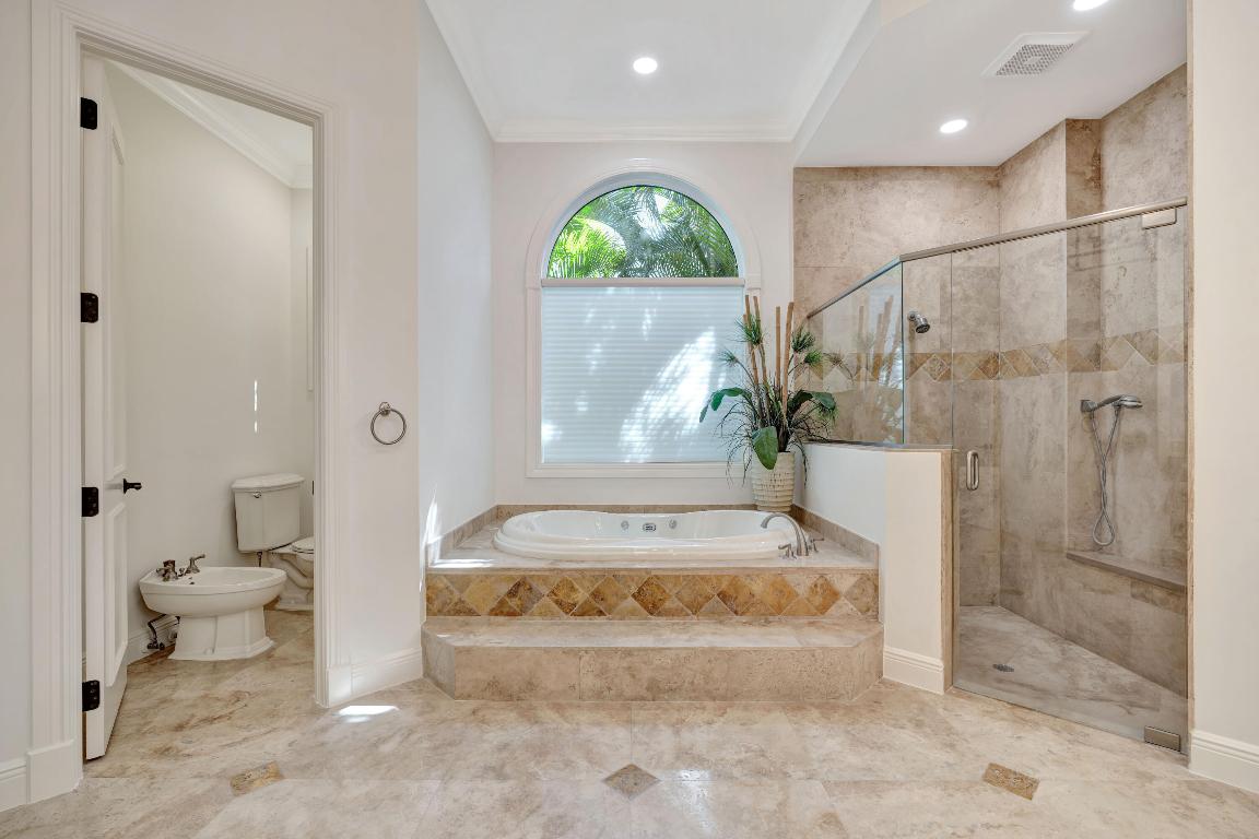 HARBOUR ISLES - Residential