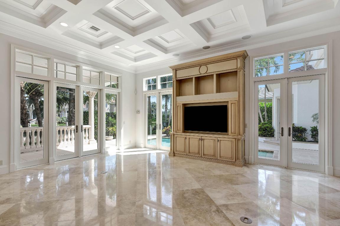 HARBOUR ISLES - Residential