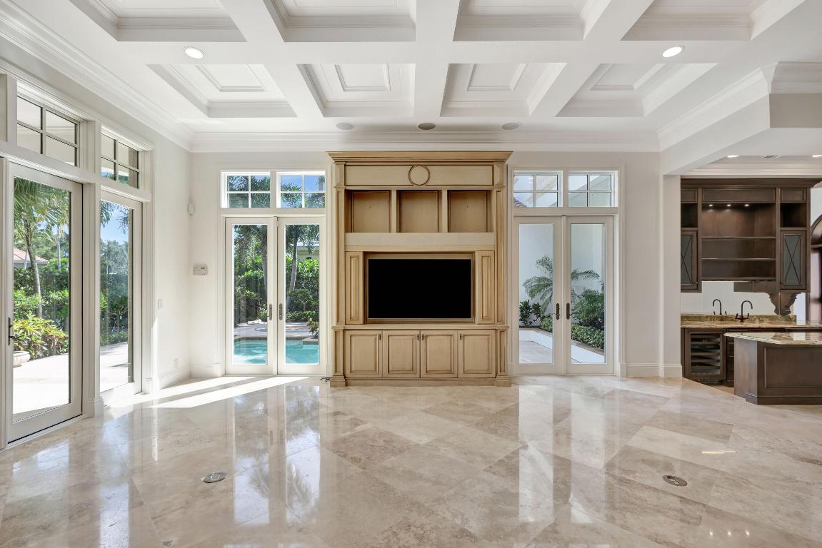 HARBOUR ISLES - Residential