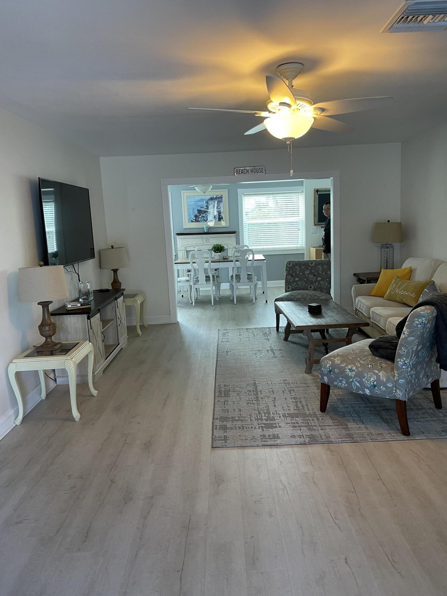 NORTH LAKE WORTH - Residential Lease