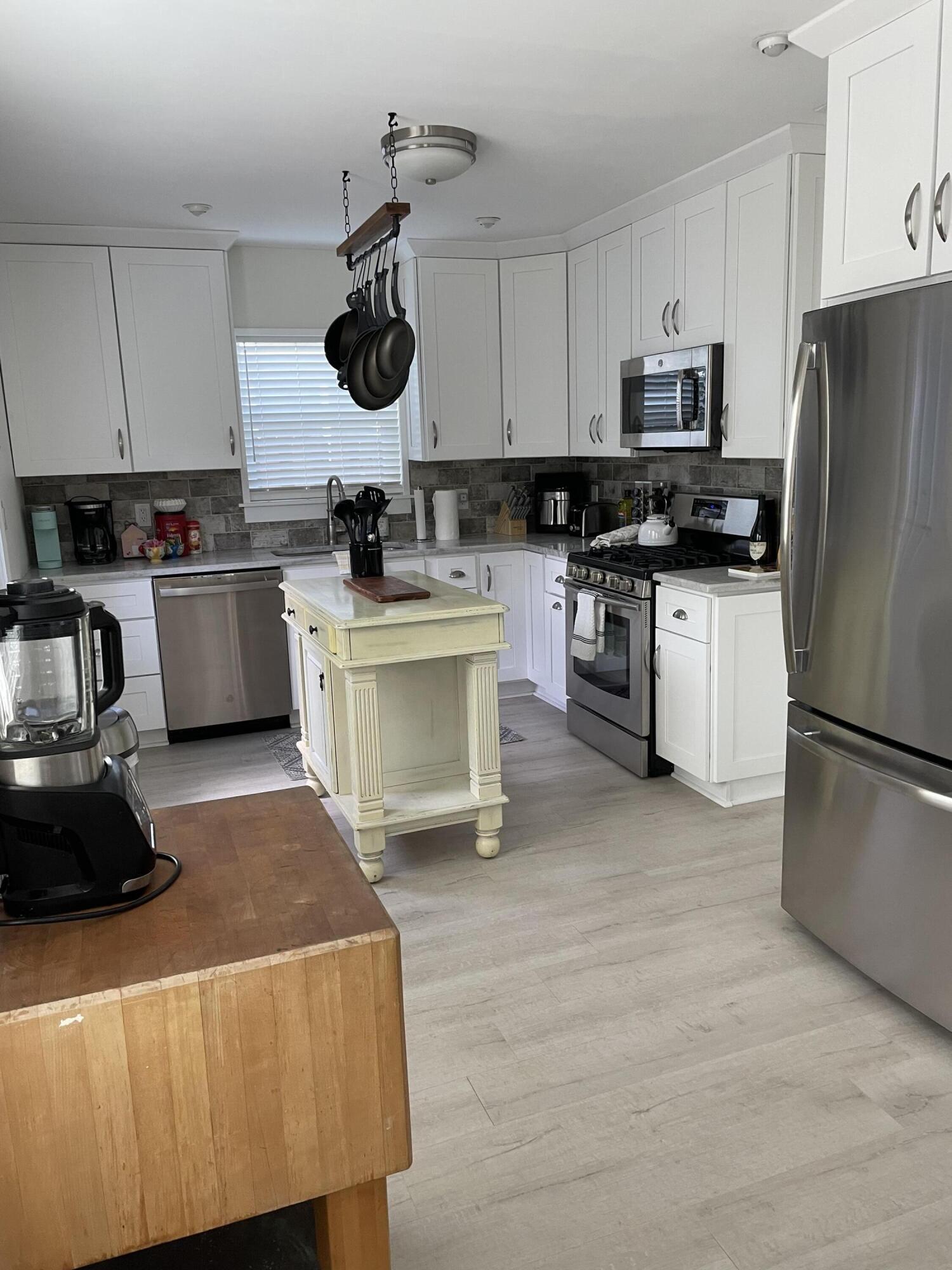 NORTH LAKE WORTH - Residential Lease