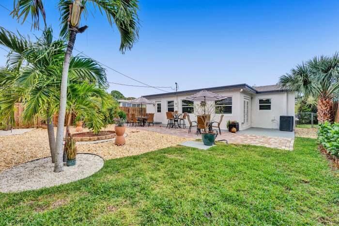 NORTH LAKE WORTH - Residential Lease