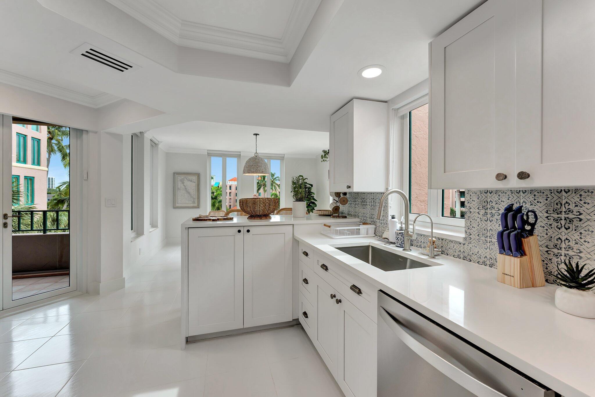 MIZNER COURT CONDO - Residential Lease