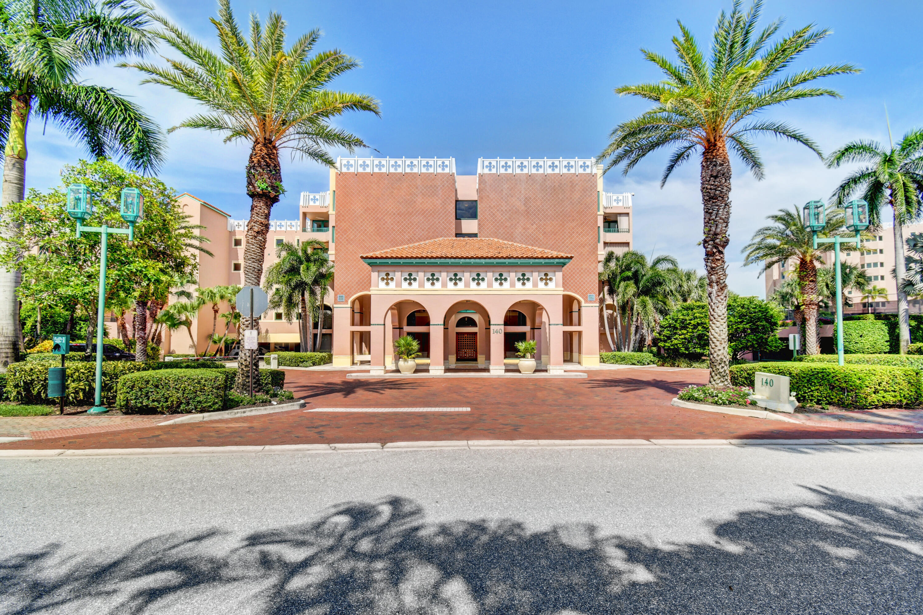 MIZNER COURT CONDO - Residential Lease