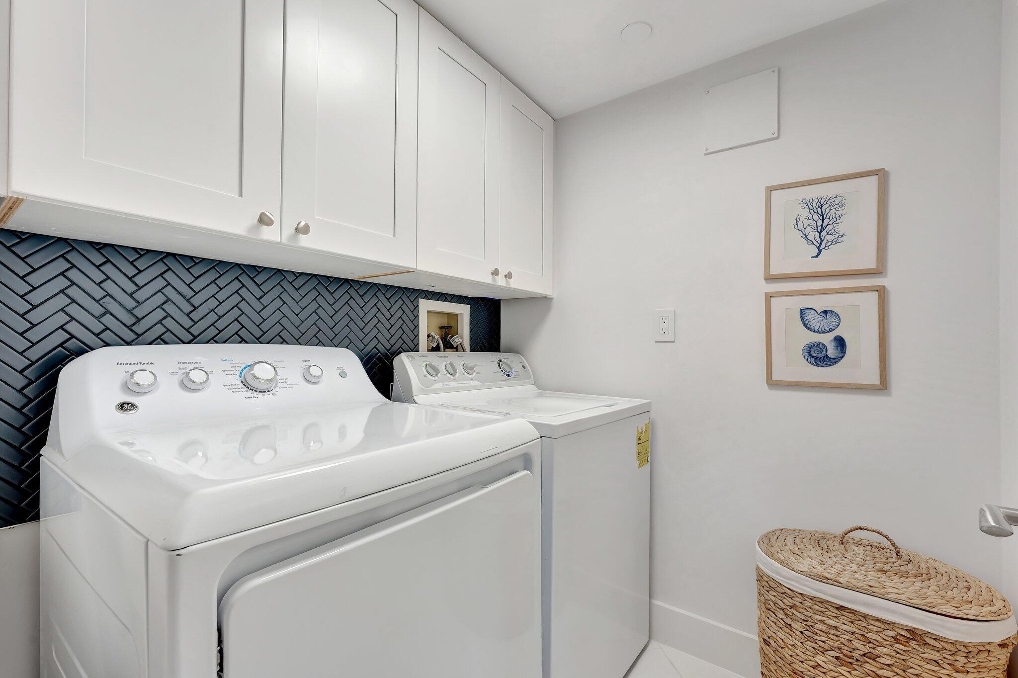 MIZNER COURT CONDO - Residential Lease
