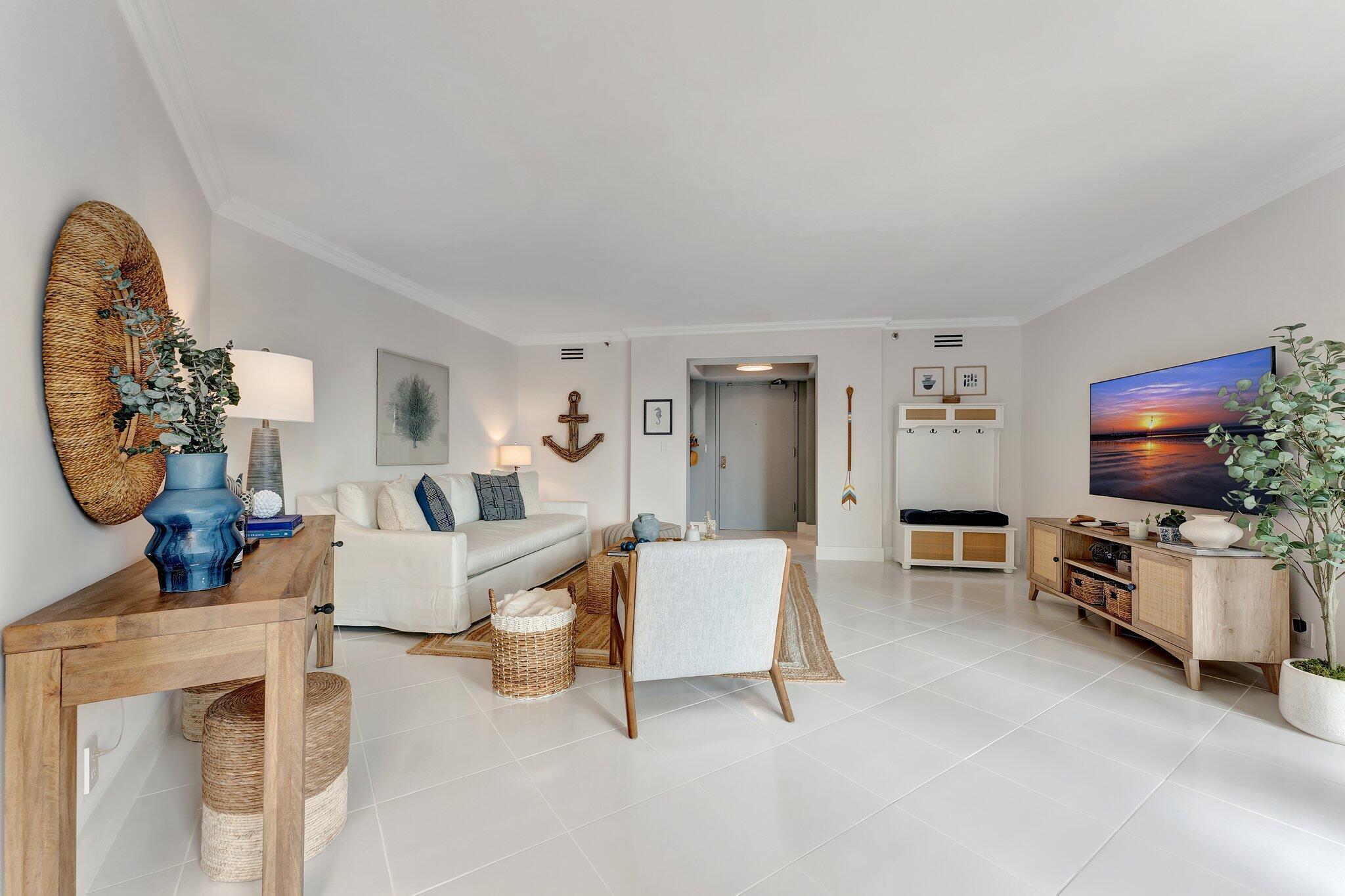 MIZNER COURT CONDO - Residential Lease