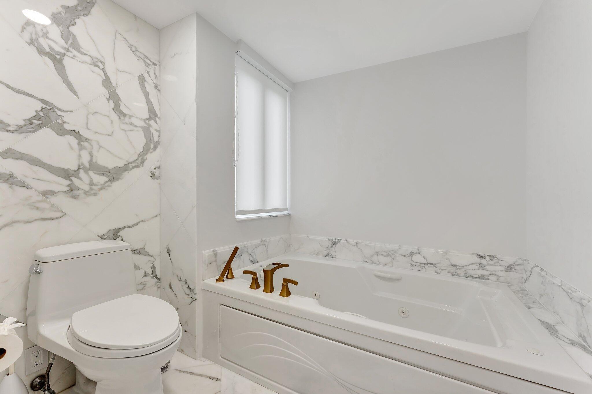 MIZNER COURT CONDO - Residential Lease
