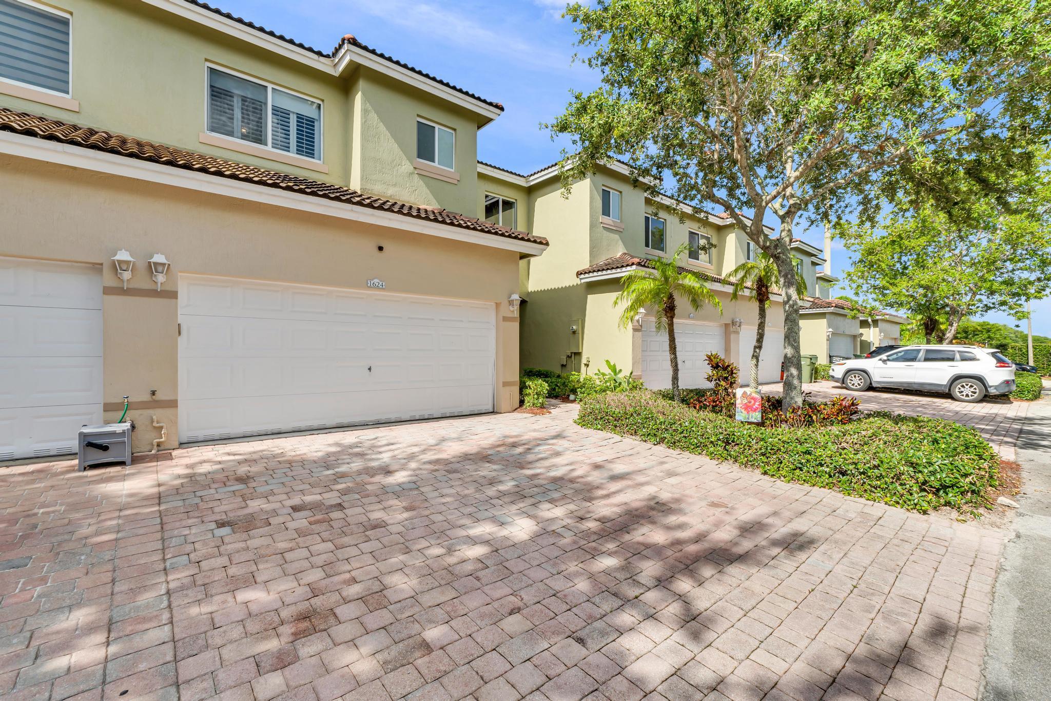 CALI GREENS - Residential