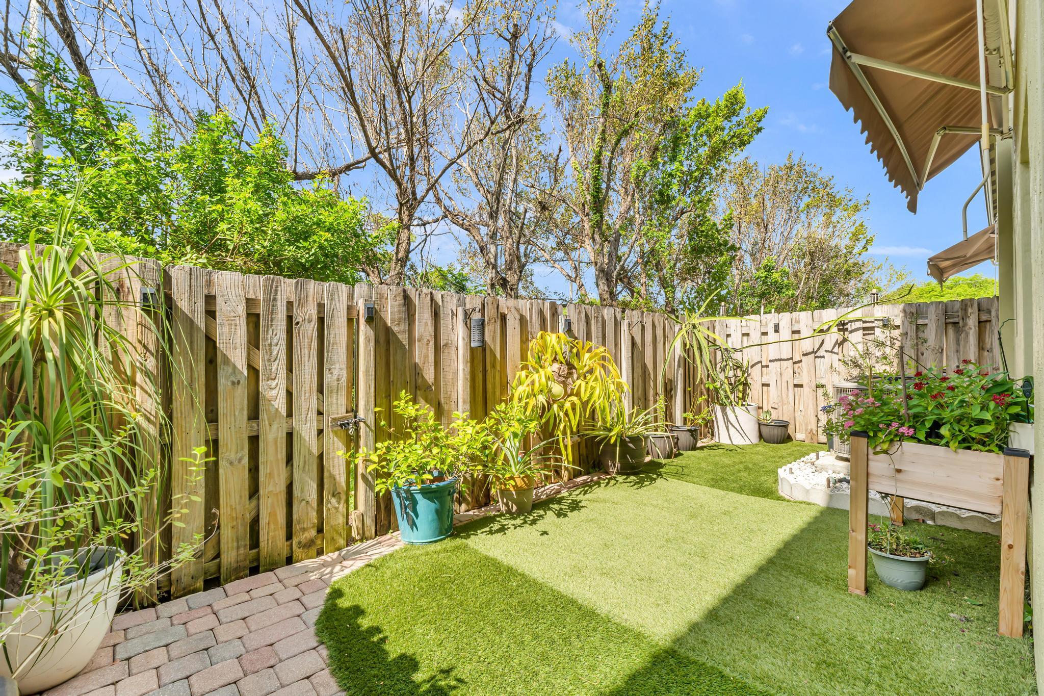 CALI GREENS - Residential