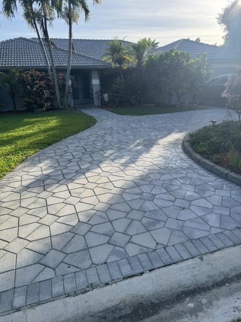 WEST GLEN - Residential