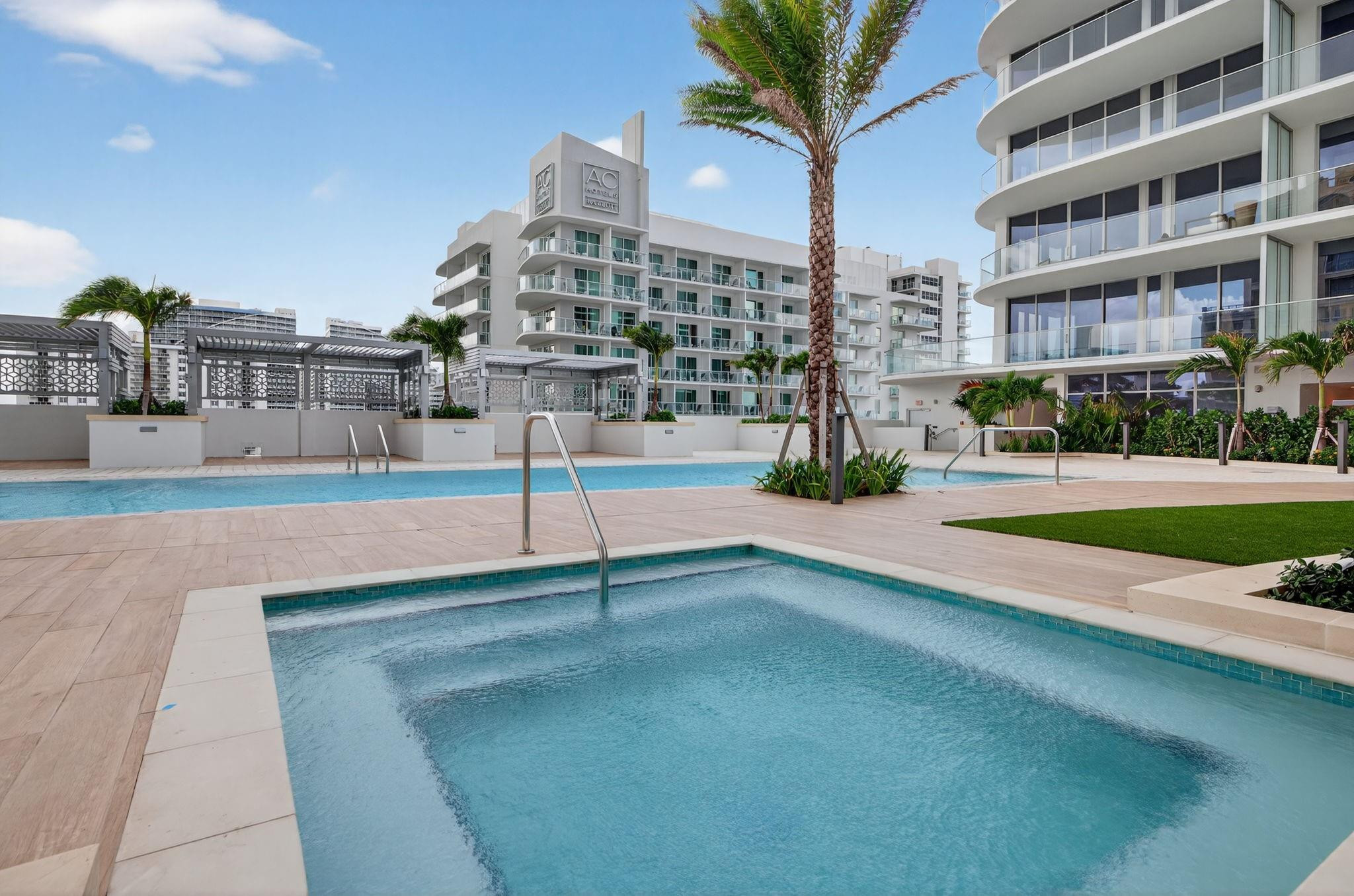 SELENE OCEANFRONT RESIDEN - Residential