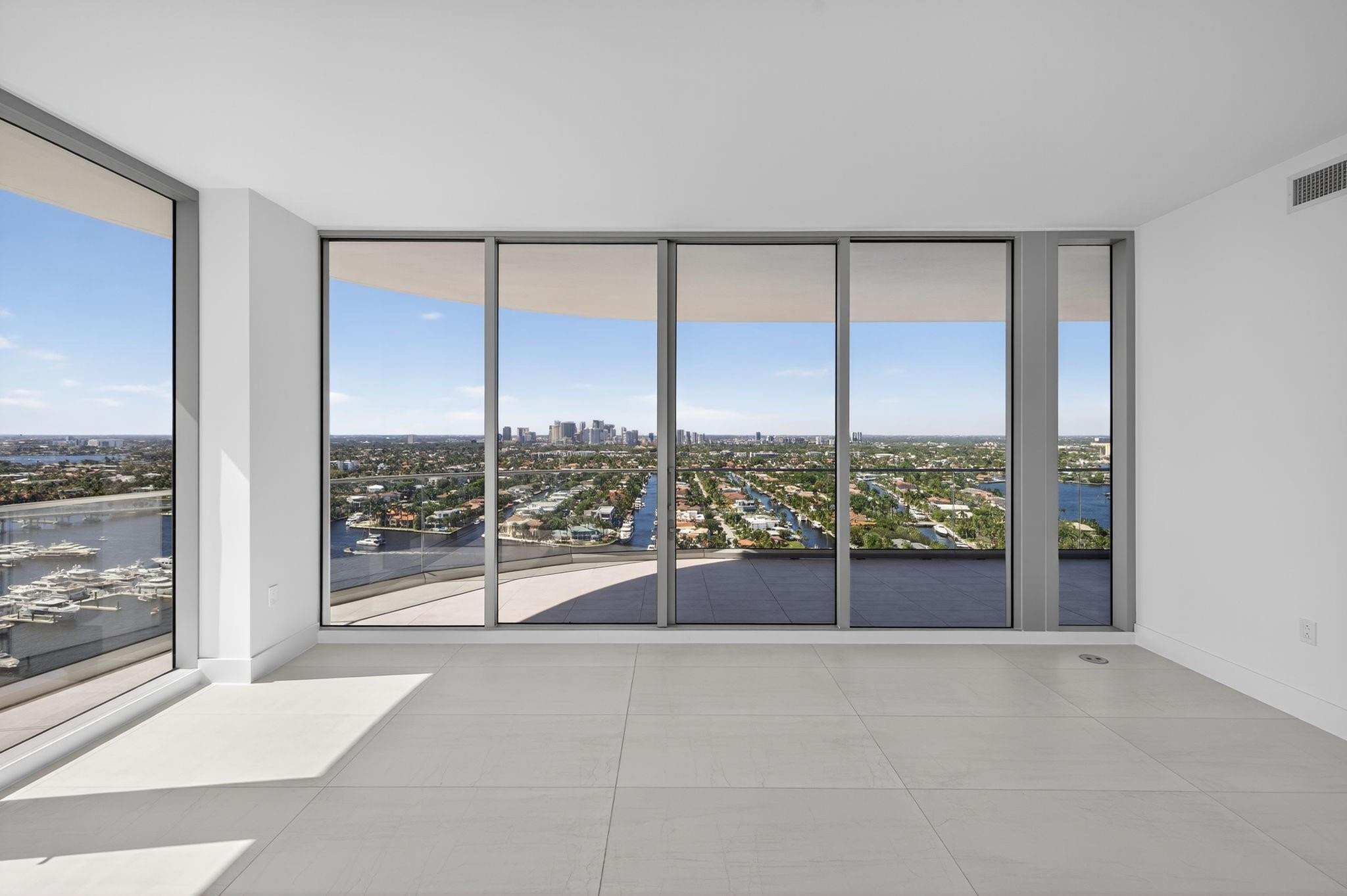 SELENE OCEANFRONT RESIDEN - Residential