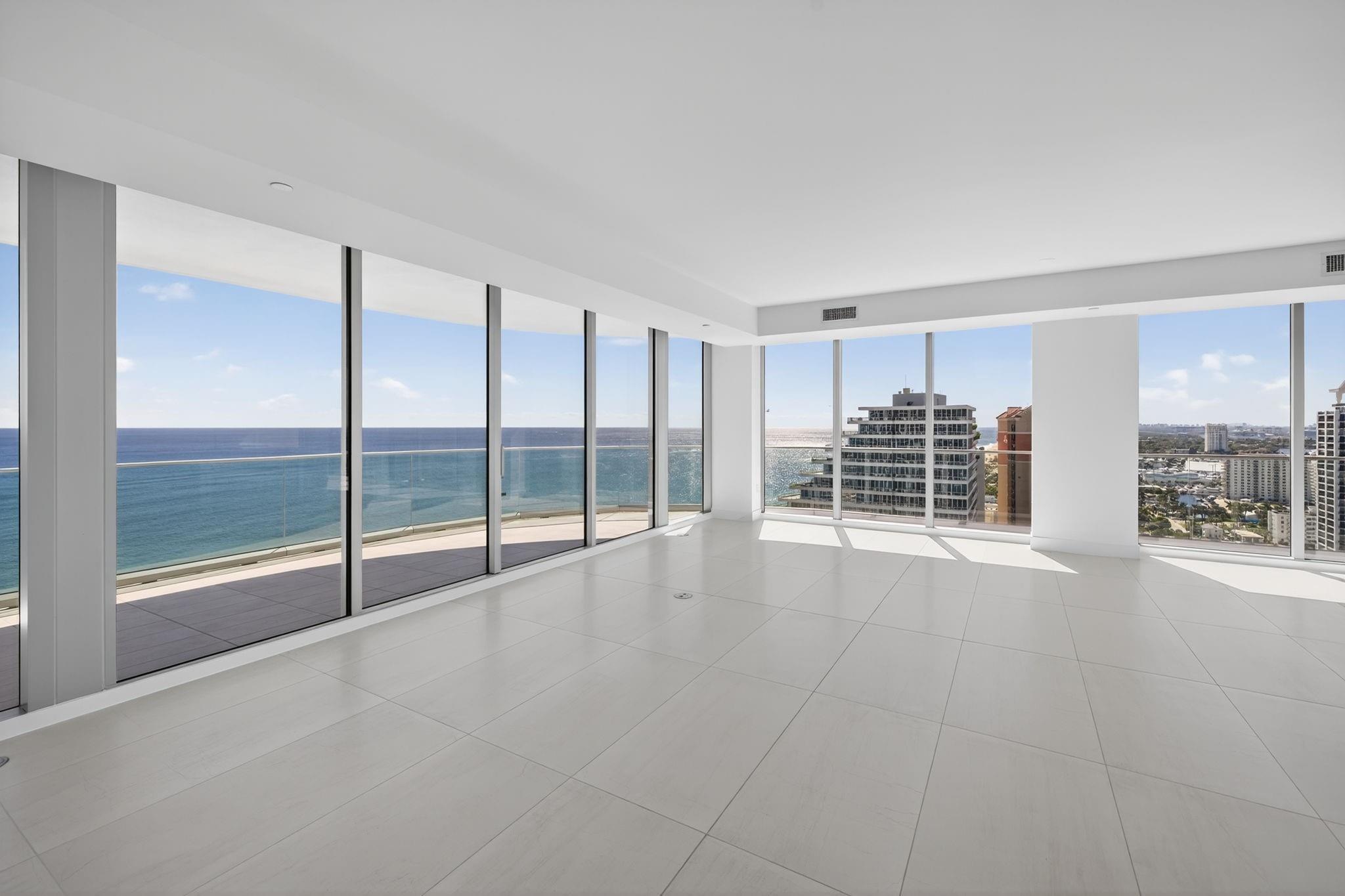 SELENE OCEANFRONT RESIDEN - Residential
