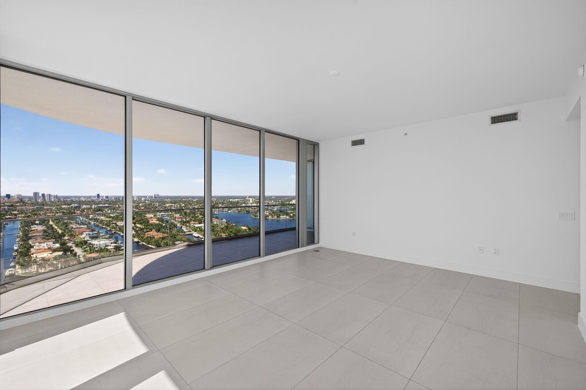 SELENE OCEANFRONT RESIDEN - Residential
