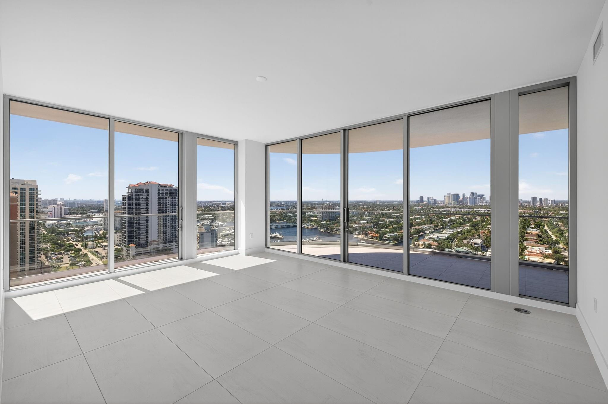 SELENE OCEANFRONT RESIDEN - Residential