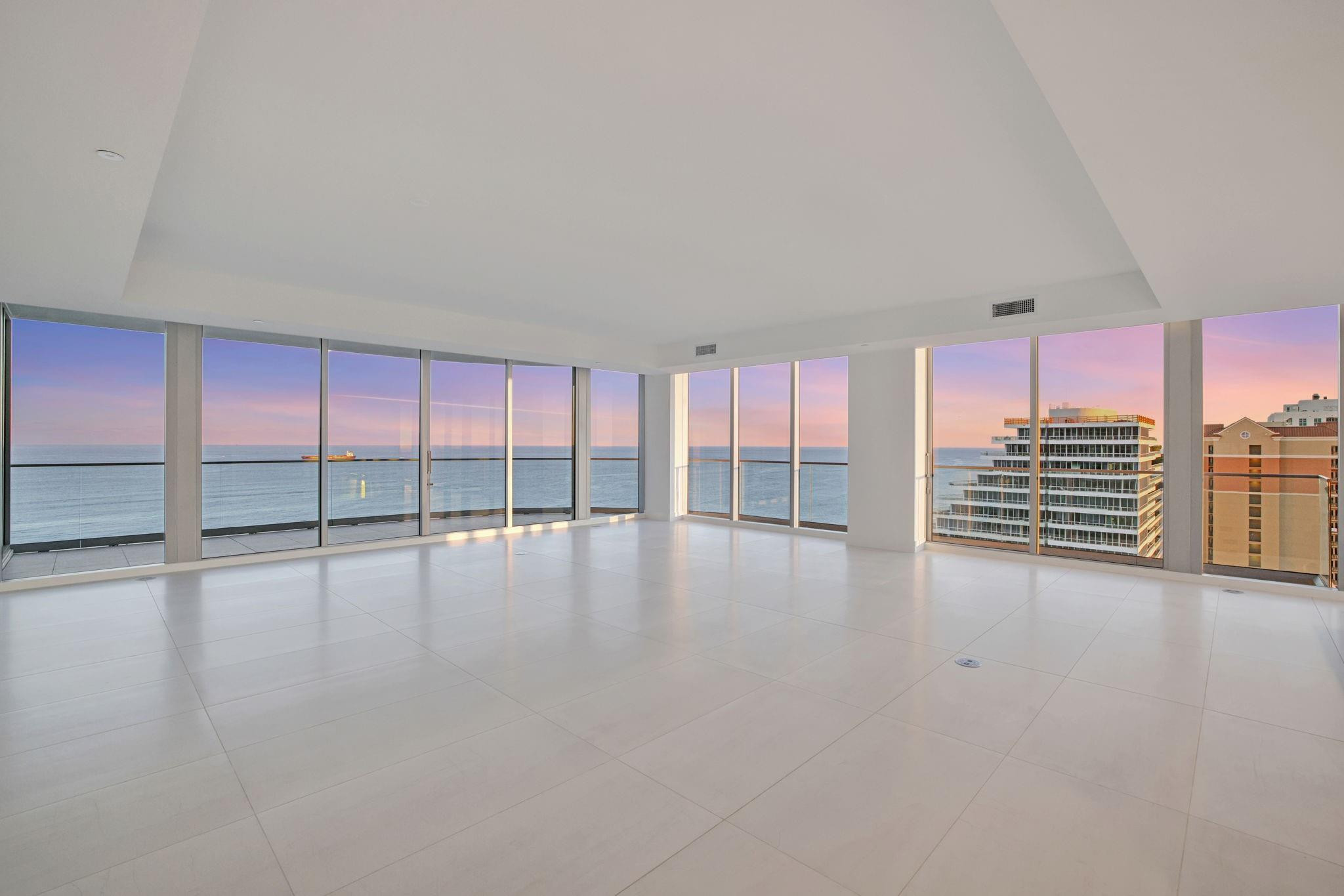 SELENE OCEANFRONT RESIDEN - Residential