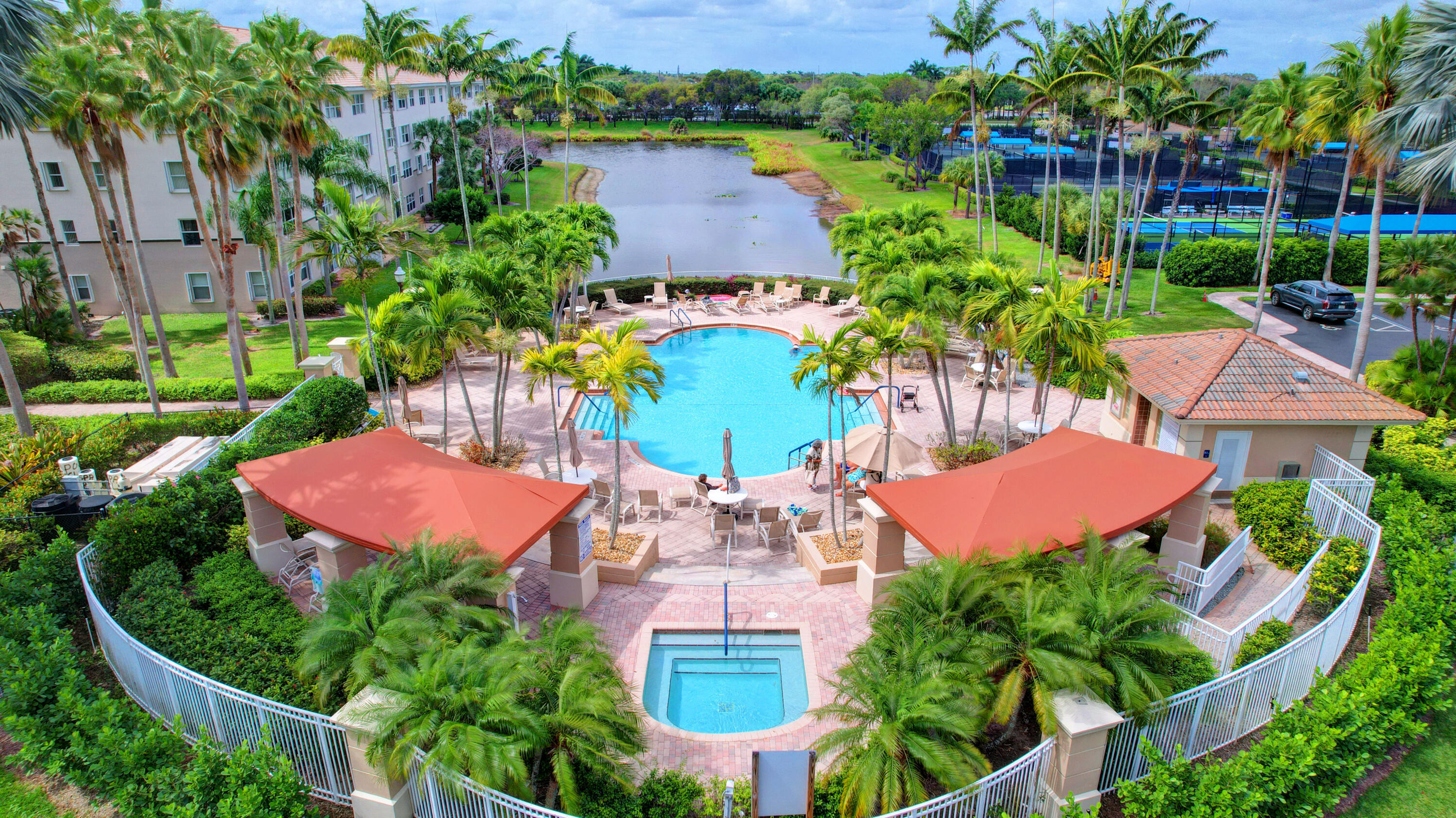 CORAL LAKES - Residential
